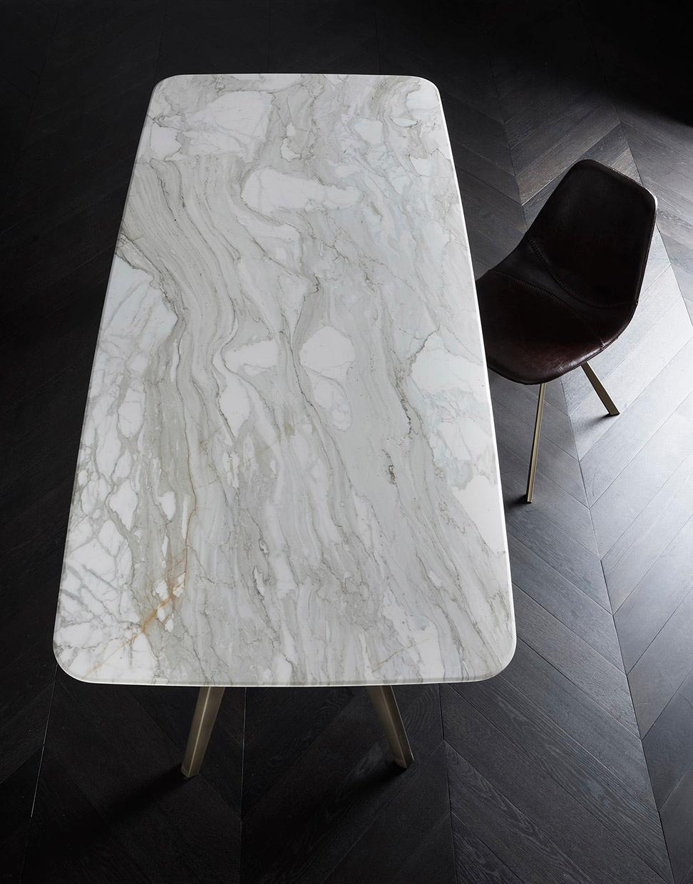 Papilio Dining Table In New Condition For Sale In Carrara, Toscana