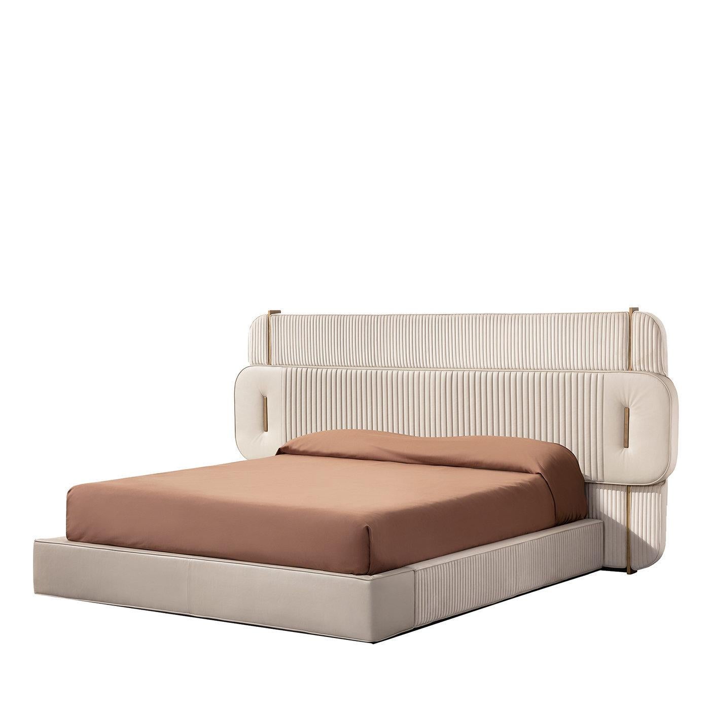 Papillon Bed by Carpanese Home In New Condition For Sale In Milan, IT