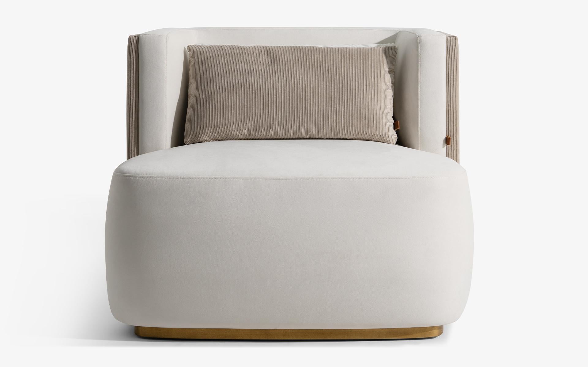 Papillonne Armchair Bergere appeals to your eye with its unusual back design and offers long-term use thanks to its sturdy structure. While the seating and back cushions provide a comfortable experience, it easily adapts to any space with different