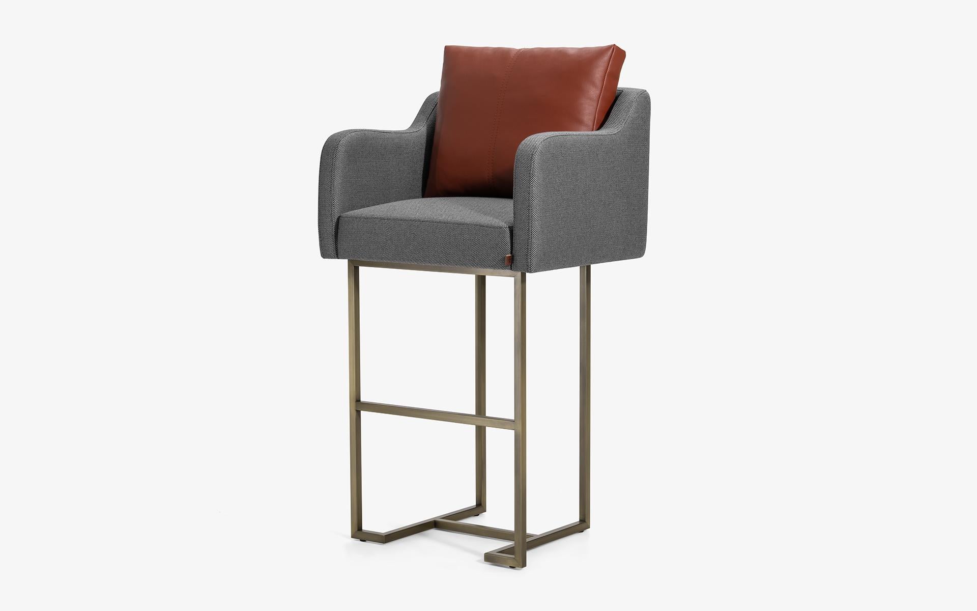 Hand-Crafted Papillonne Bar Chair in Brass Plated Metal Leg For Sale