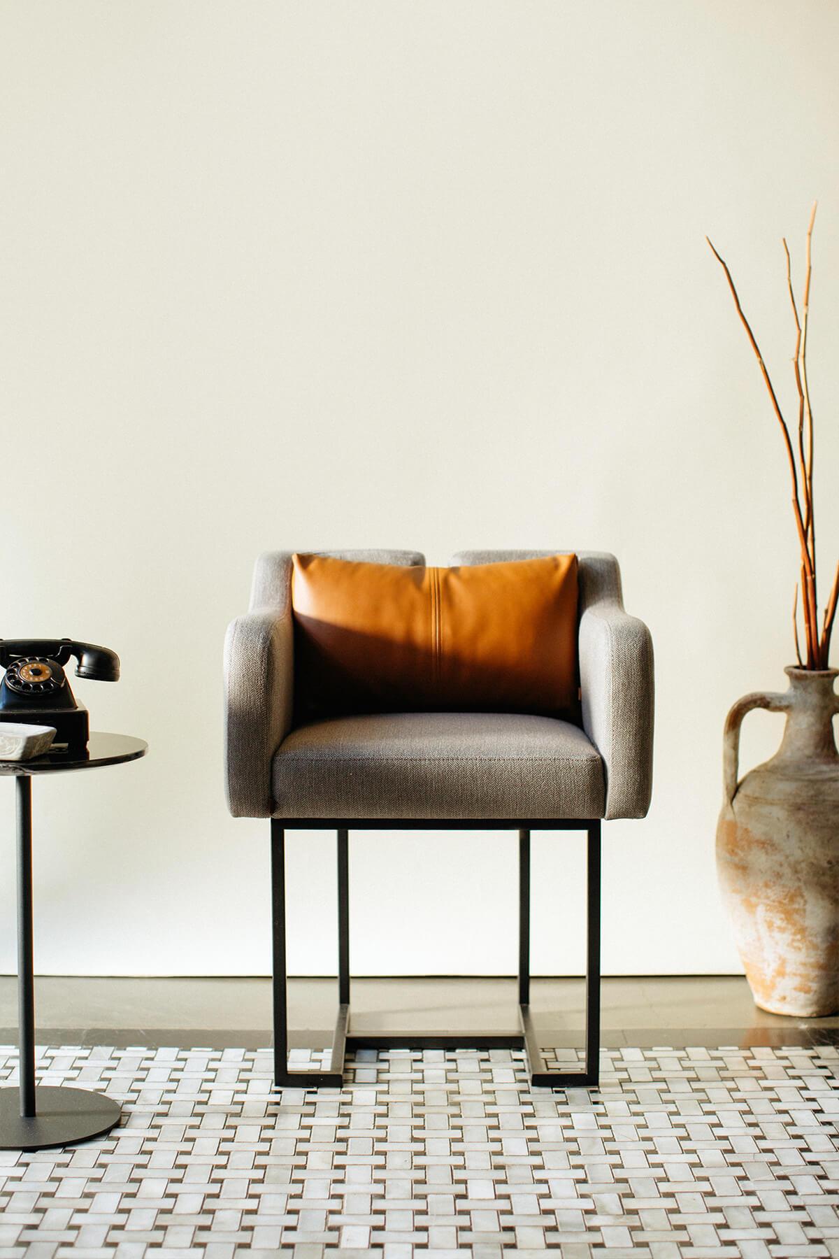 Papillonne Black Metal Chair 2