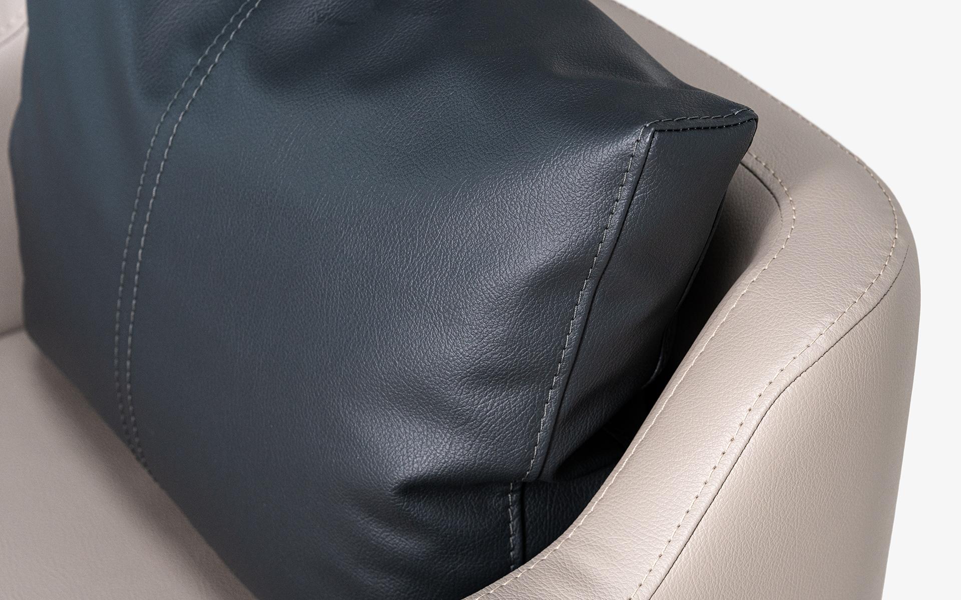 Modern Papillonne Black Swivel Wheeled Office Chair in Faux Leather For Sale