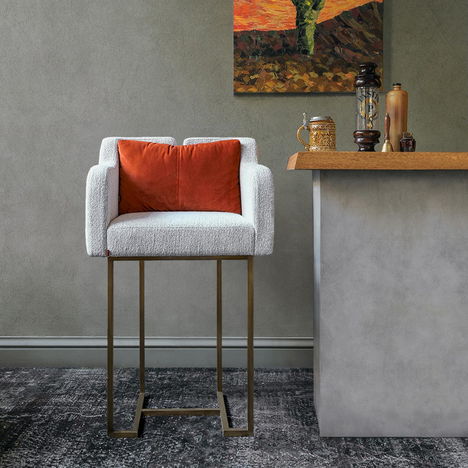 Papillonne Bar chair comes to your living area with its details, combining comfort with elegance. 

Dimensions: Length: 23.6'' / Depth: 19.6'' / Height: 39.3'' / Seat Height: 27.5''

Materials: Brass
Alternatives: Matt chrome, black painted metal,