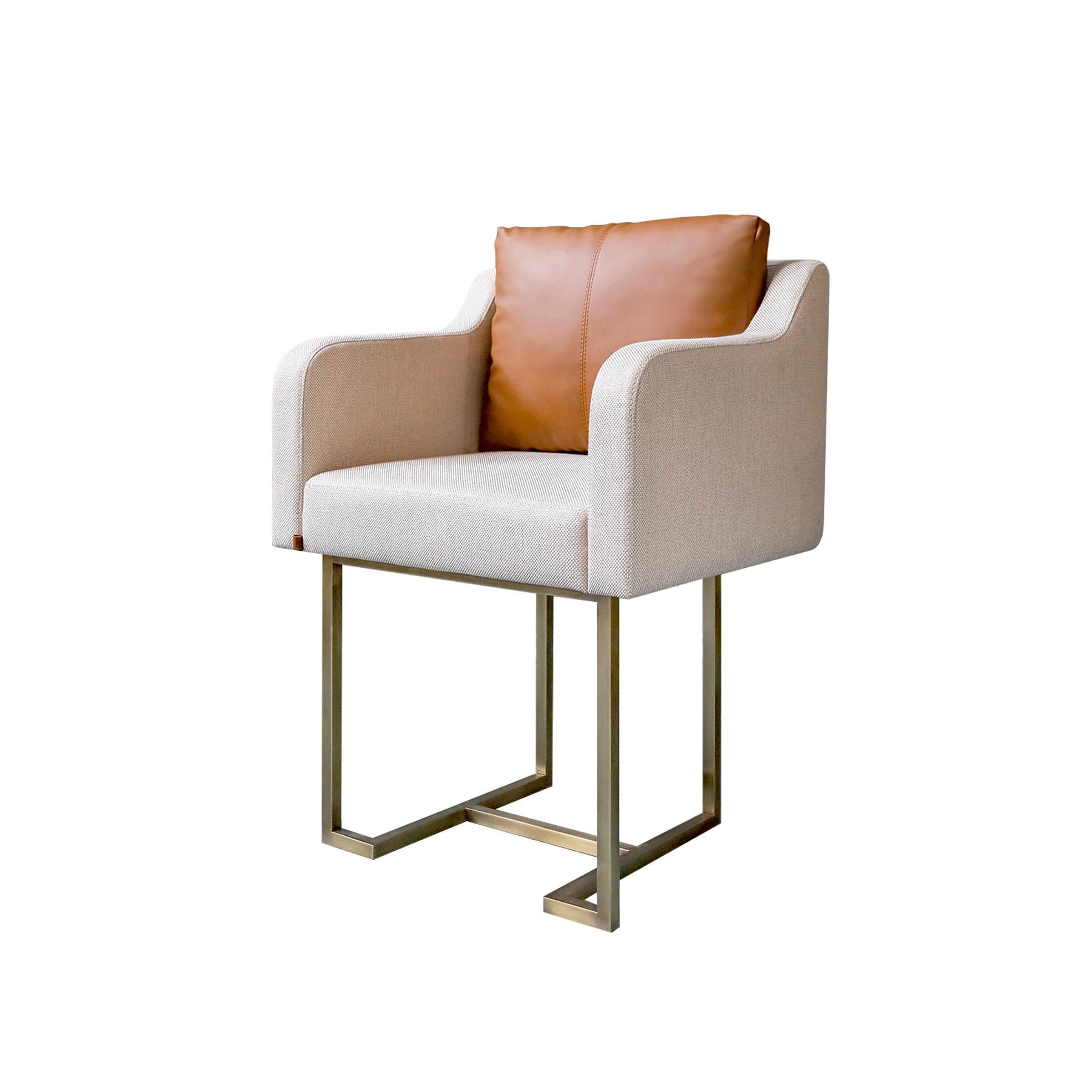 Papillonne chair comes to your living room with its details, combining comfort with elegance. It is also suitable for combining with your dining table. The chair cushion can be produced high or in the same size as the chair back.

Dimensions: