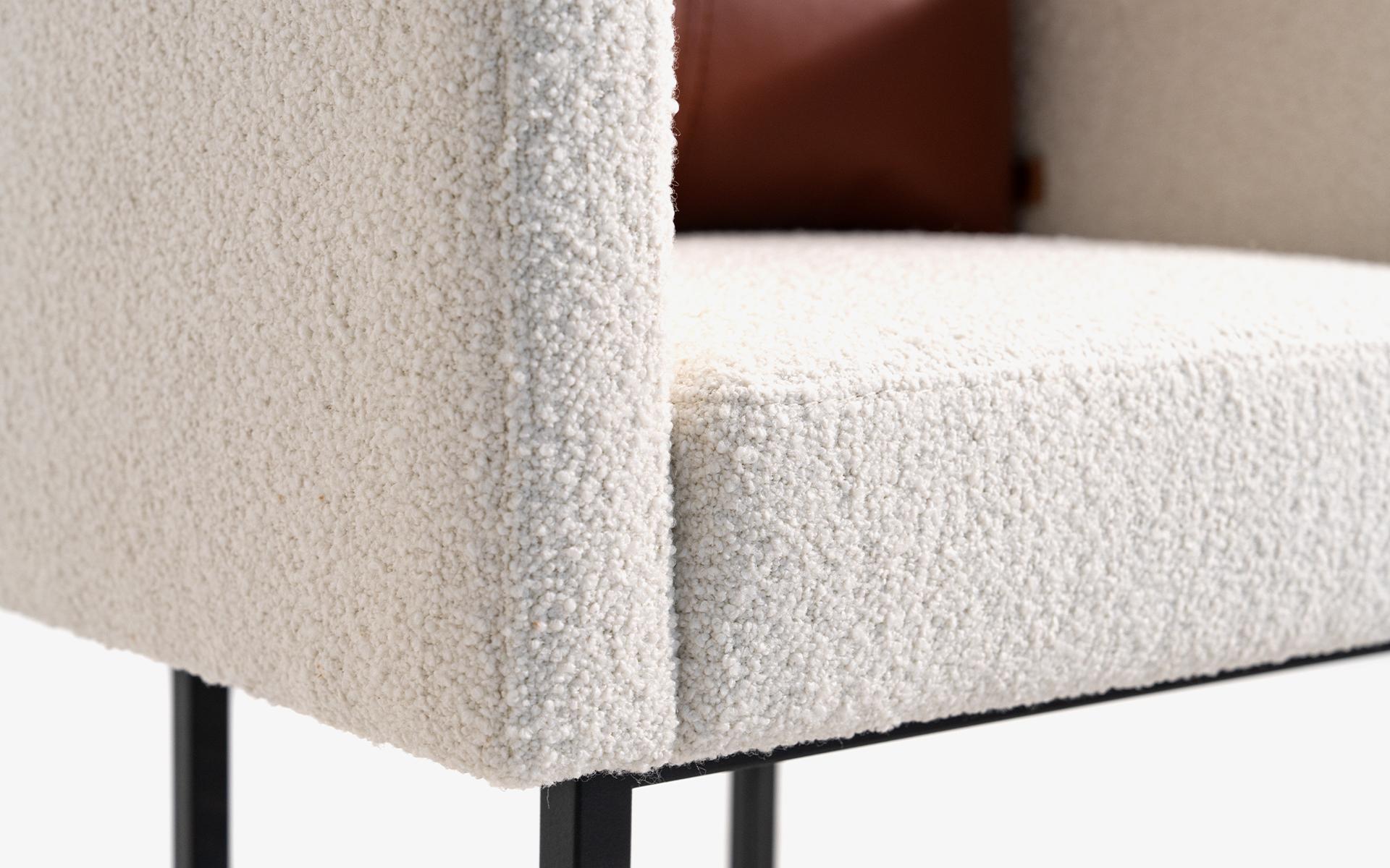 Papillonne Chair with Black Metal Leg and High Pillow 'Set of 6' en vente 2