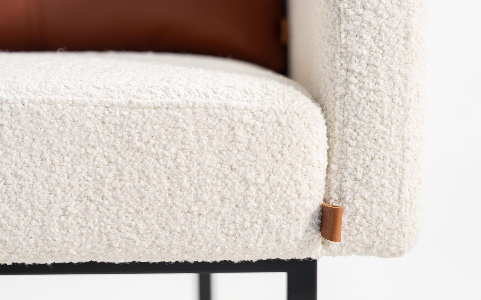 Papillonne Chair with Black Metal Leg and High Pillow 'Set of 6' en vente 3