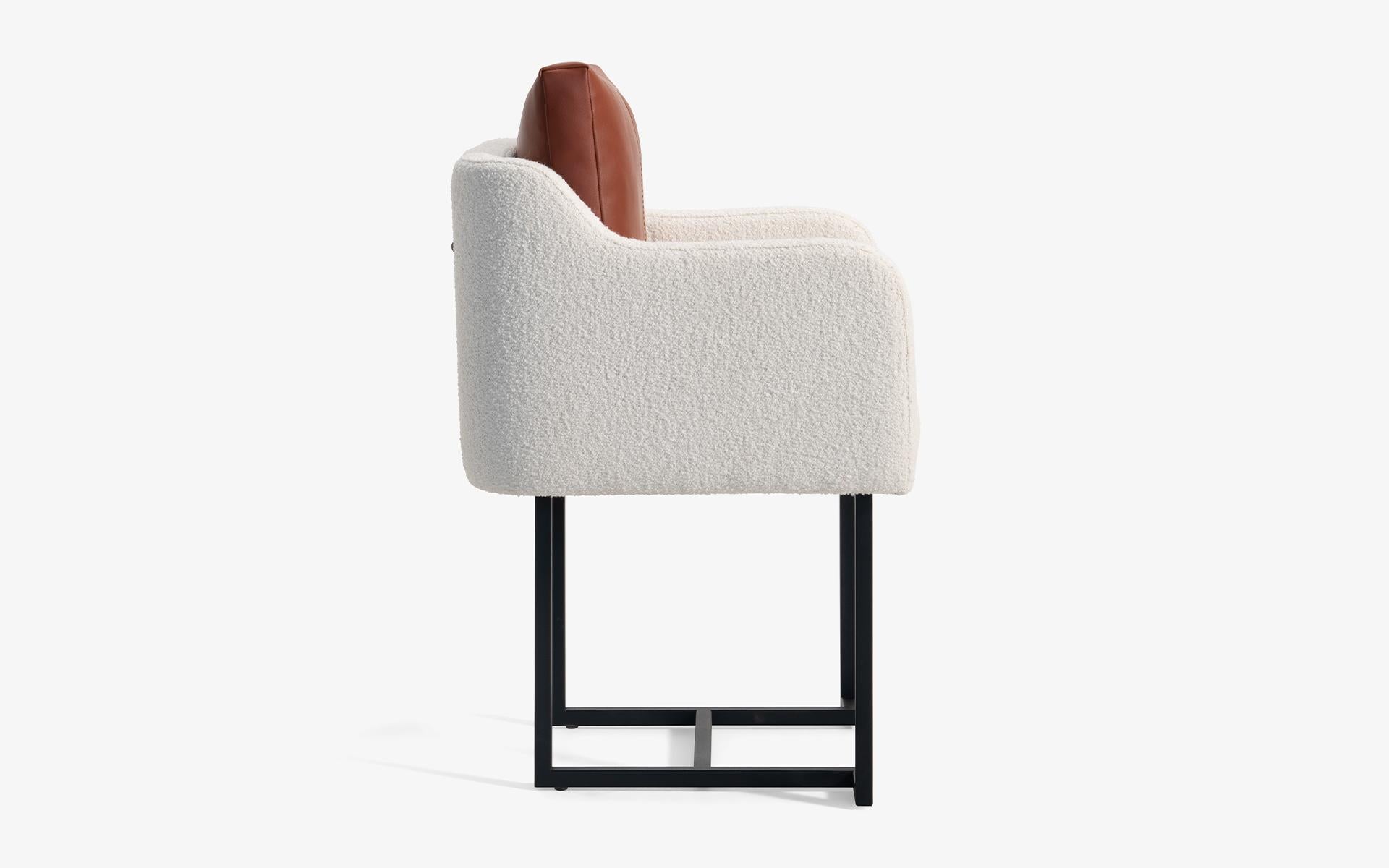 Papillonne Chair with Black Metal Leg and High Pillow 'Set of 6' Neuf - En vente à İSTANBUL, TR