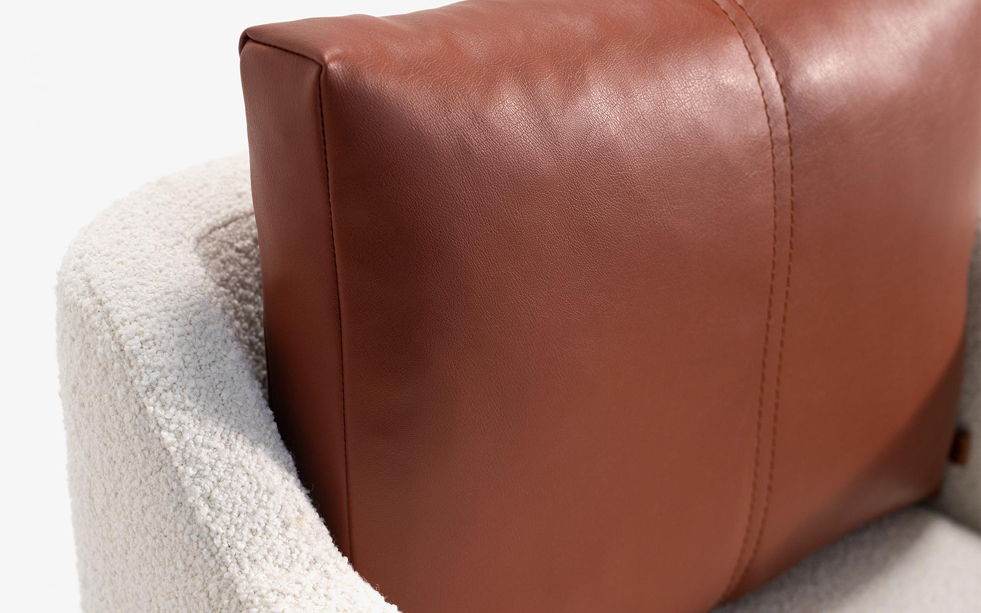 Papillonne Chair with Black Metal Leg and High Pillow 'Set of 6' en vente 1