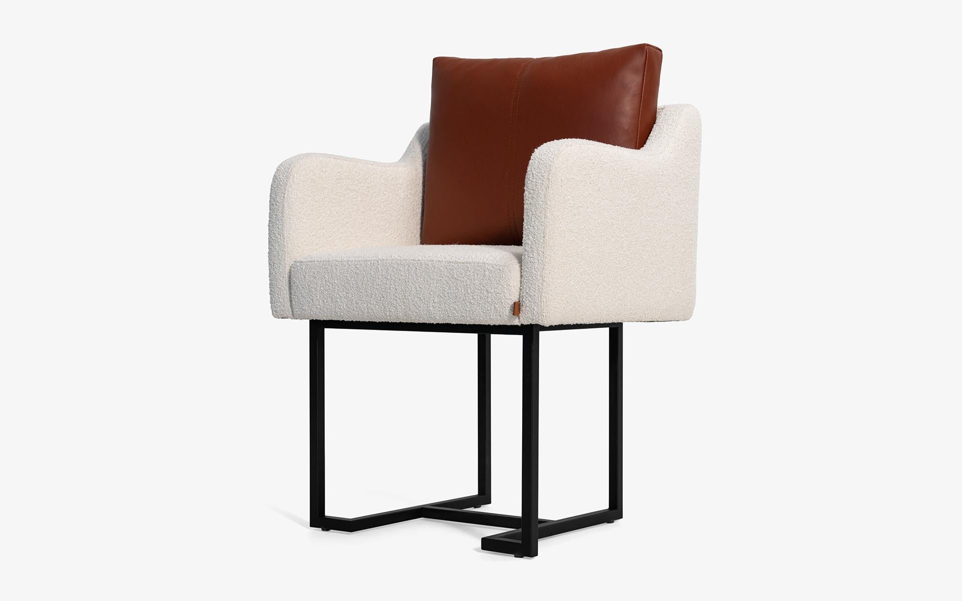 Contemporary Papillonne Chair with Metal Leg For Sale