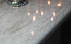 Tavolo Papillonne Piano del tavolo in marmo travertino