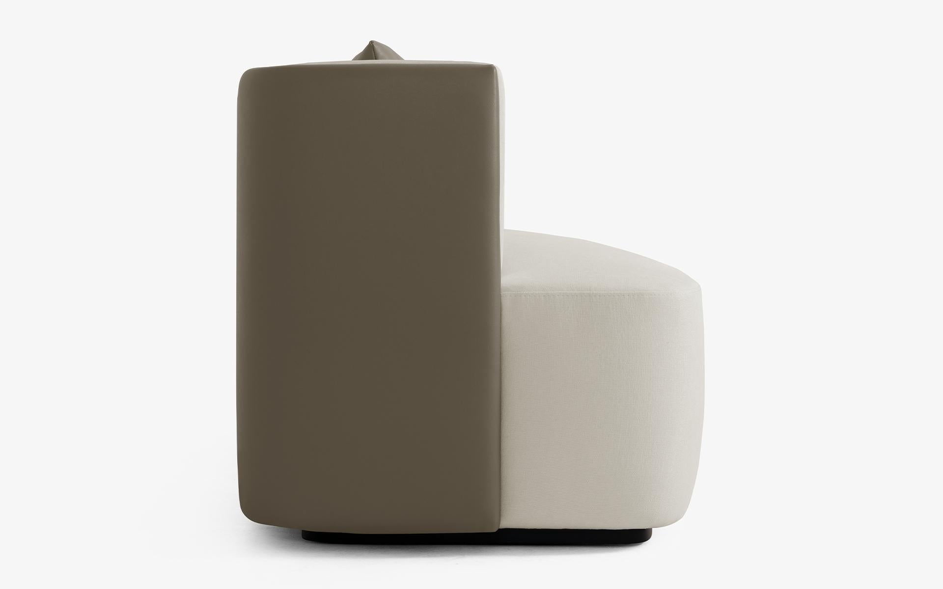 Moderne Canapé Papillonne Two Seater en vente