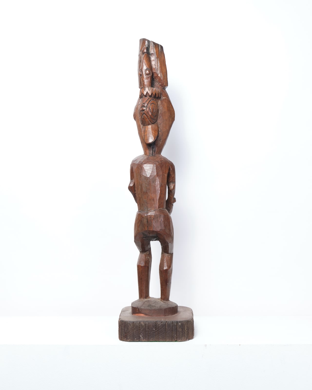 Wood
H60 x W19 x D19 cm