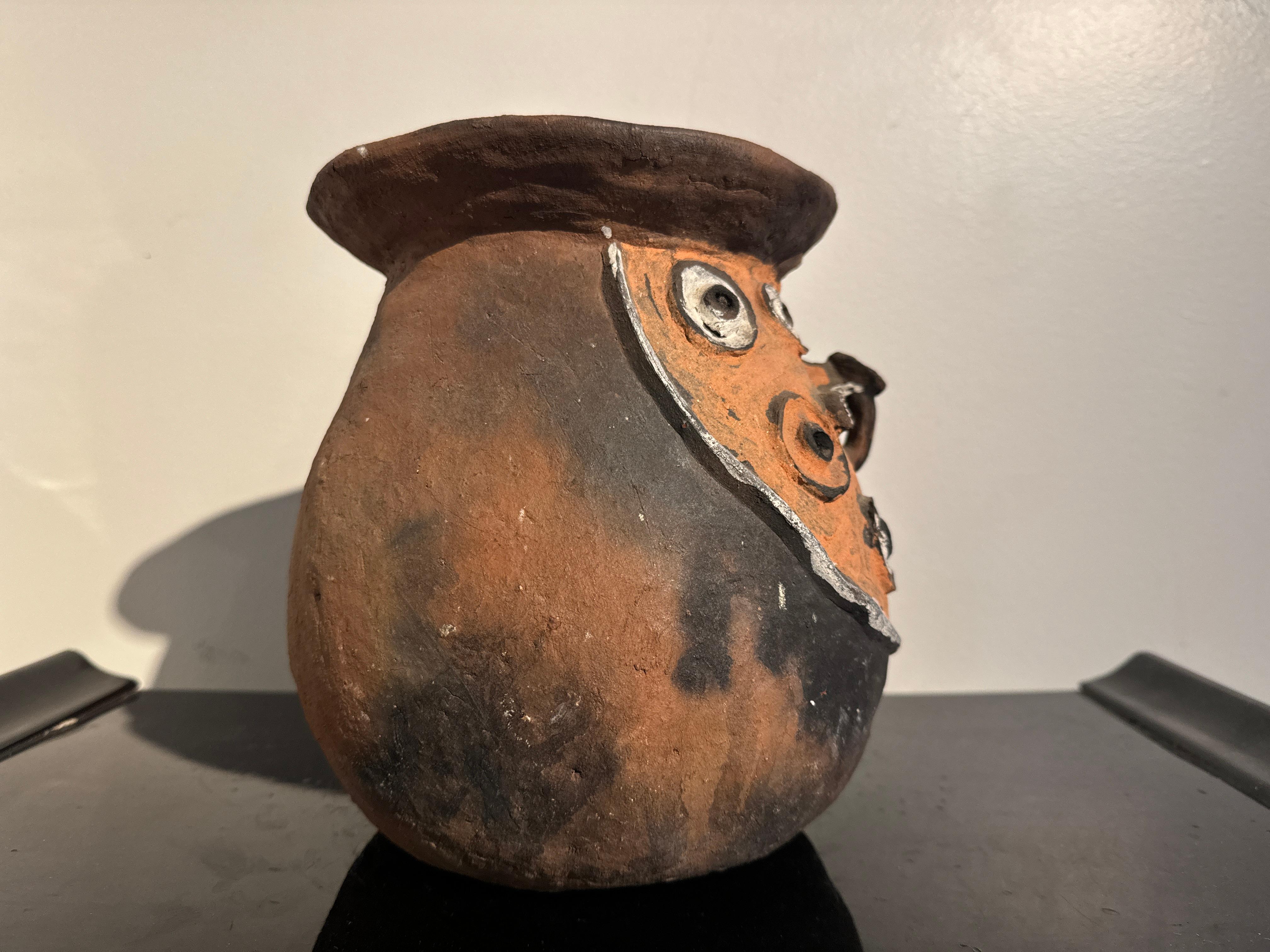 Vasija de cerámica Chambri Lakes de Papúa Nueva Guinea, mediados del siglo XX Tribal en venta
