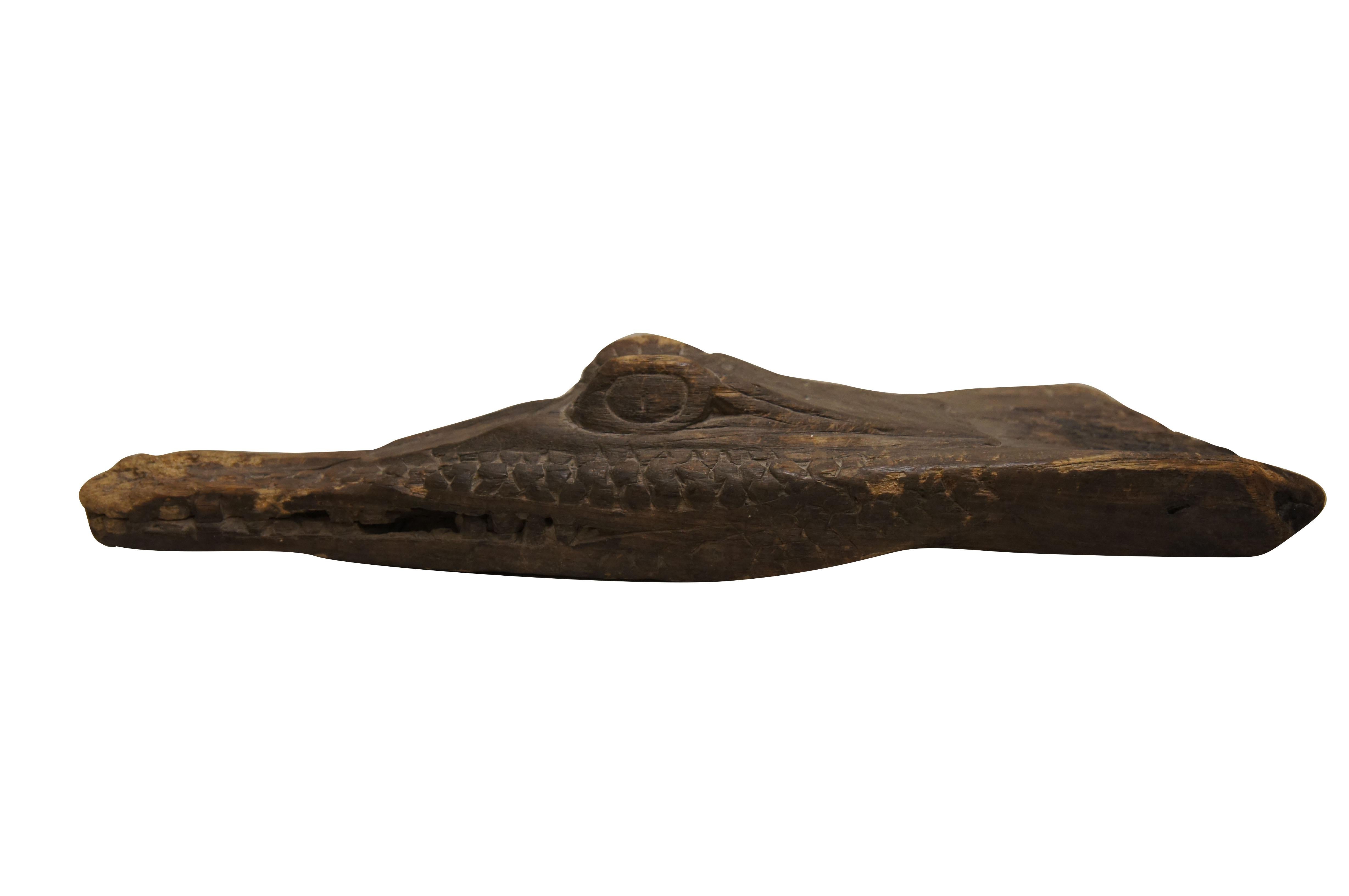 Folk Art Papua New Guinea Driftwood Carved Crocodile Alligator Boat Prow Art Sculpture