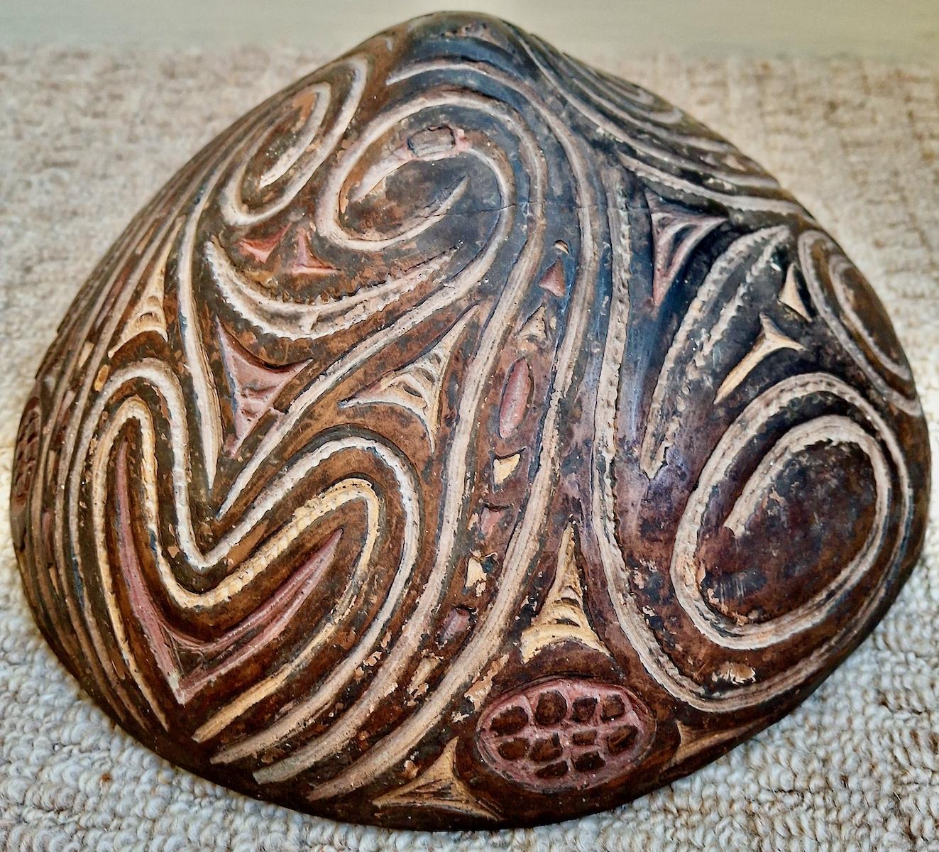 Tribal Papua New Guinea Kamana Sago Incised Ceramic Bowl For Sale