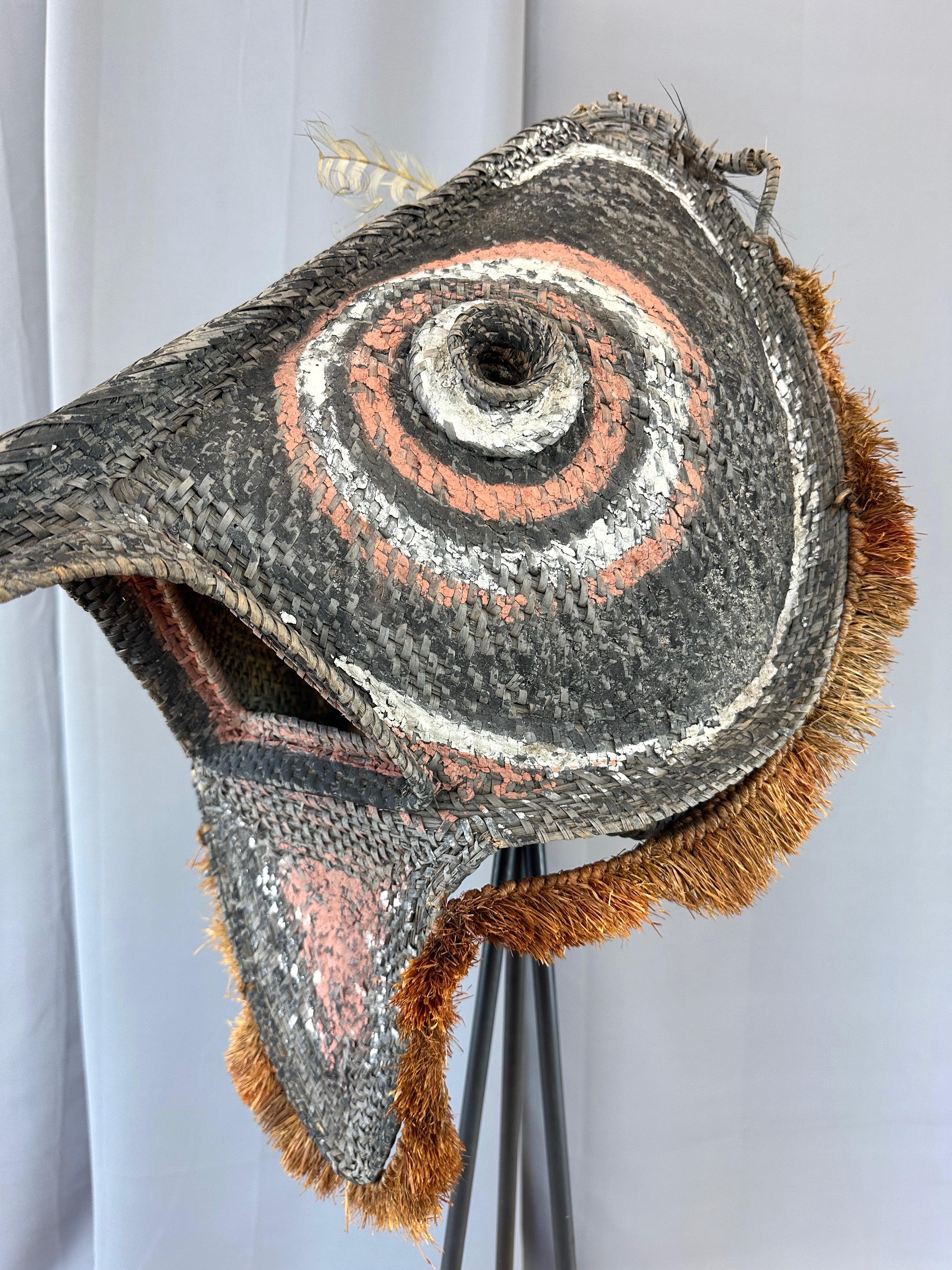 Máscara de iniciación del pueblo Iatmul de Papúa Nueva Guinea, río Sepik Medio, mediados del siglo XX. Papú neoguineano en venta