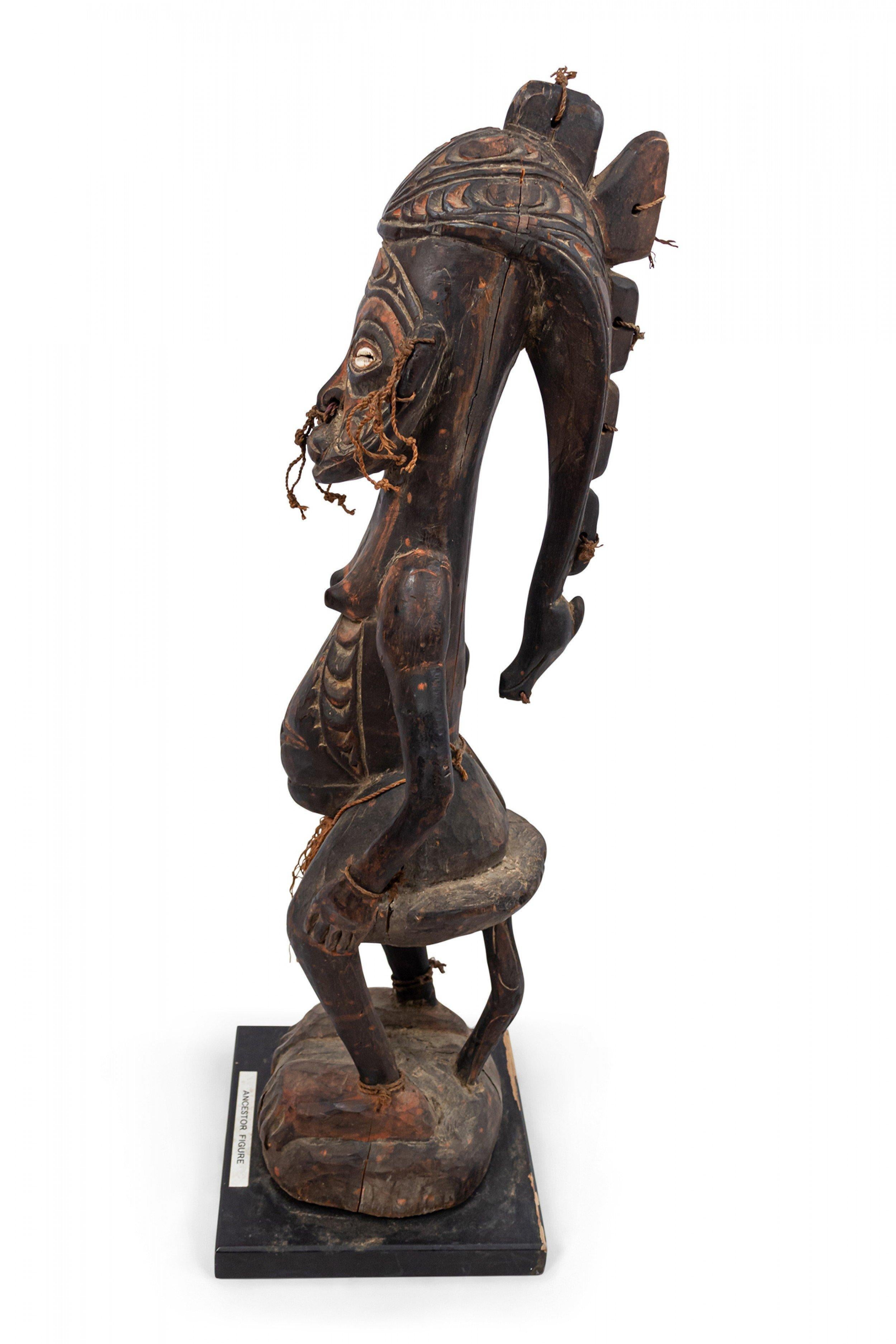 Papua New Guinean Polychromed Carved Figure In Good Condition For Sale In Queens, NY