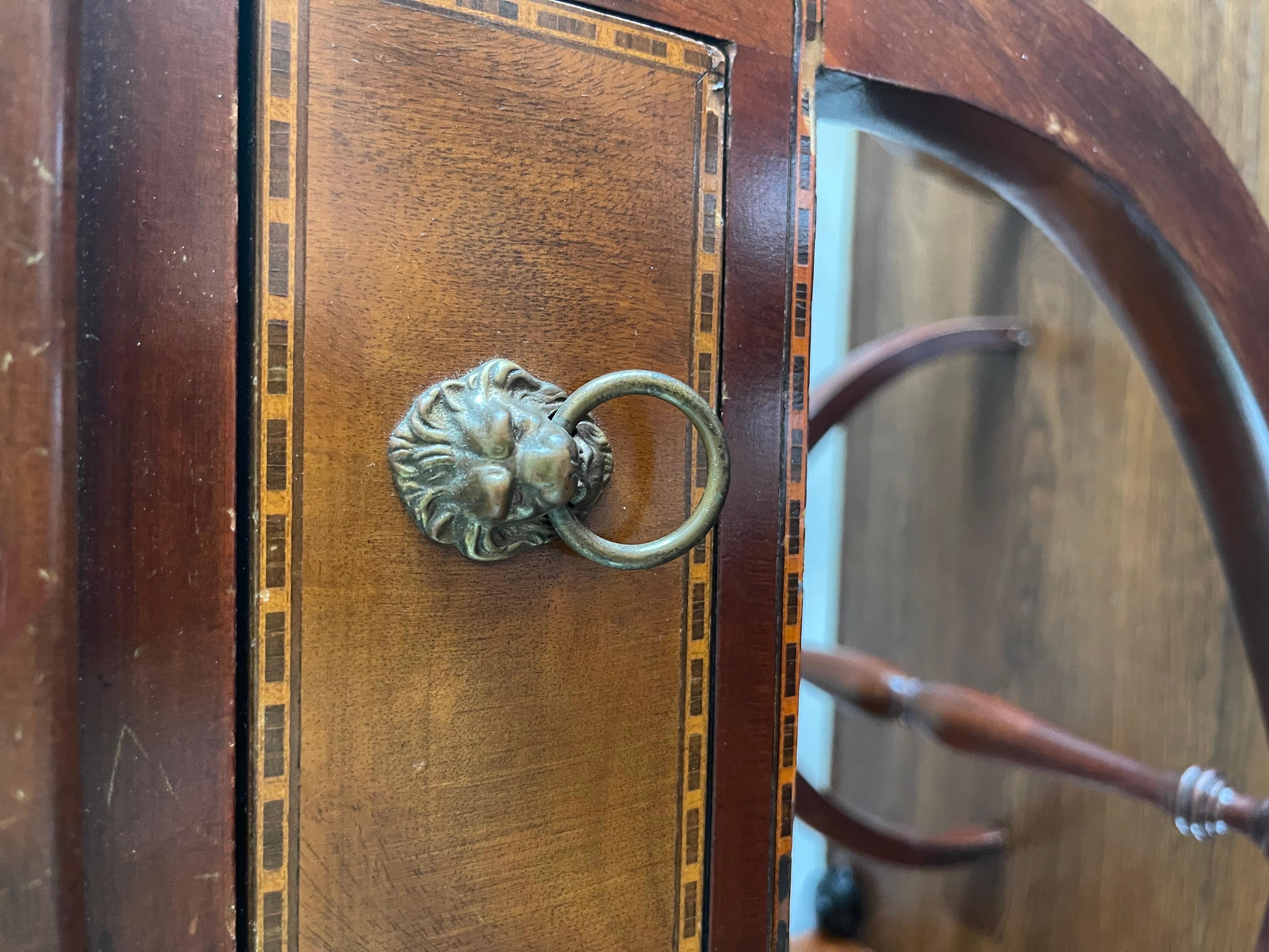 Par of Antique Mahogany X-Base Leather Top End Table Nightstands In Good Condition In West Hartford, CT