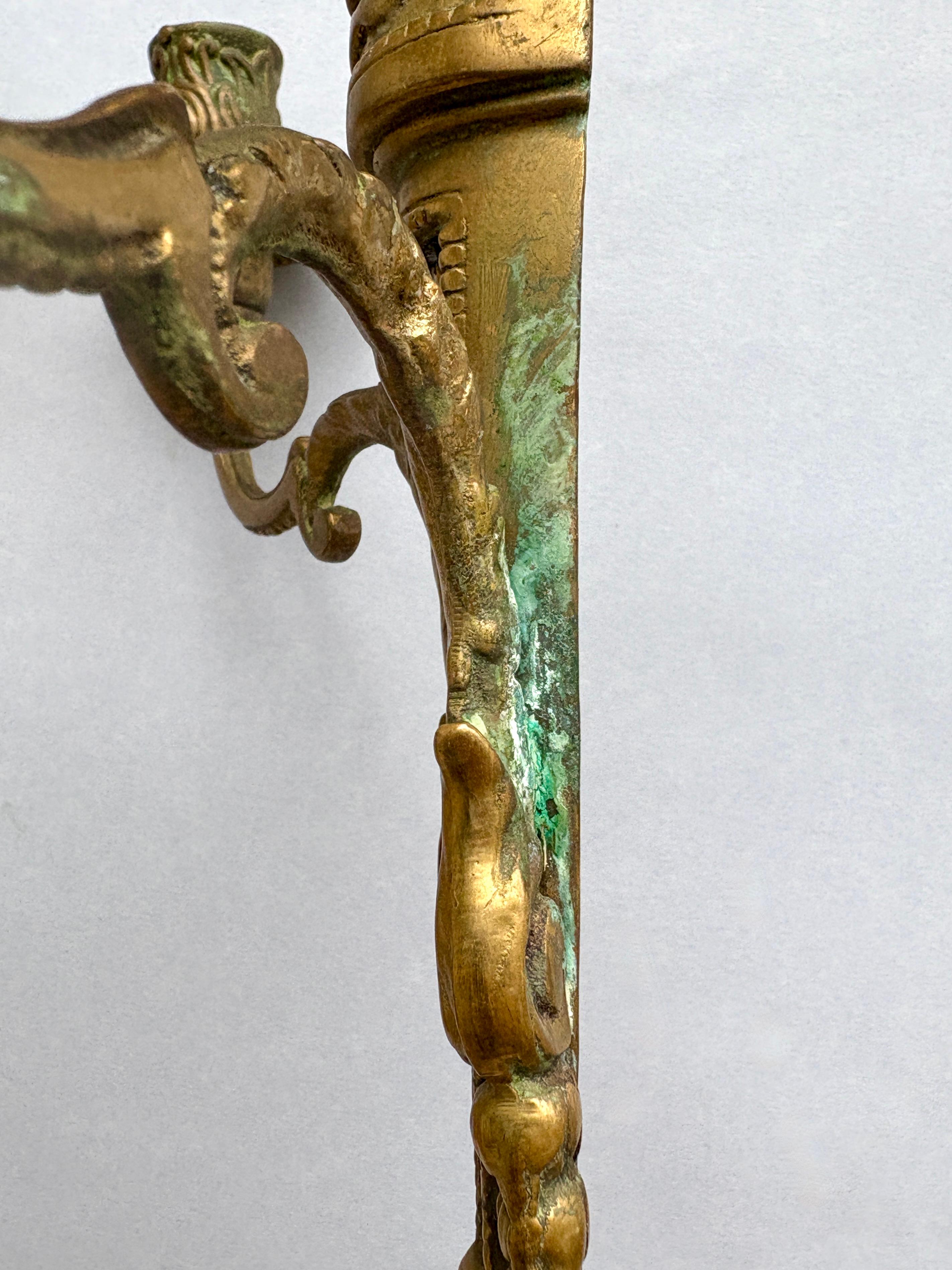 Par di lampade da parete francesi in bronzo dei primi del Novecento - stile Luigi XVI Revival in vendita 7