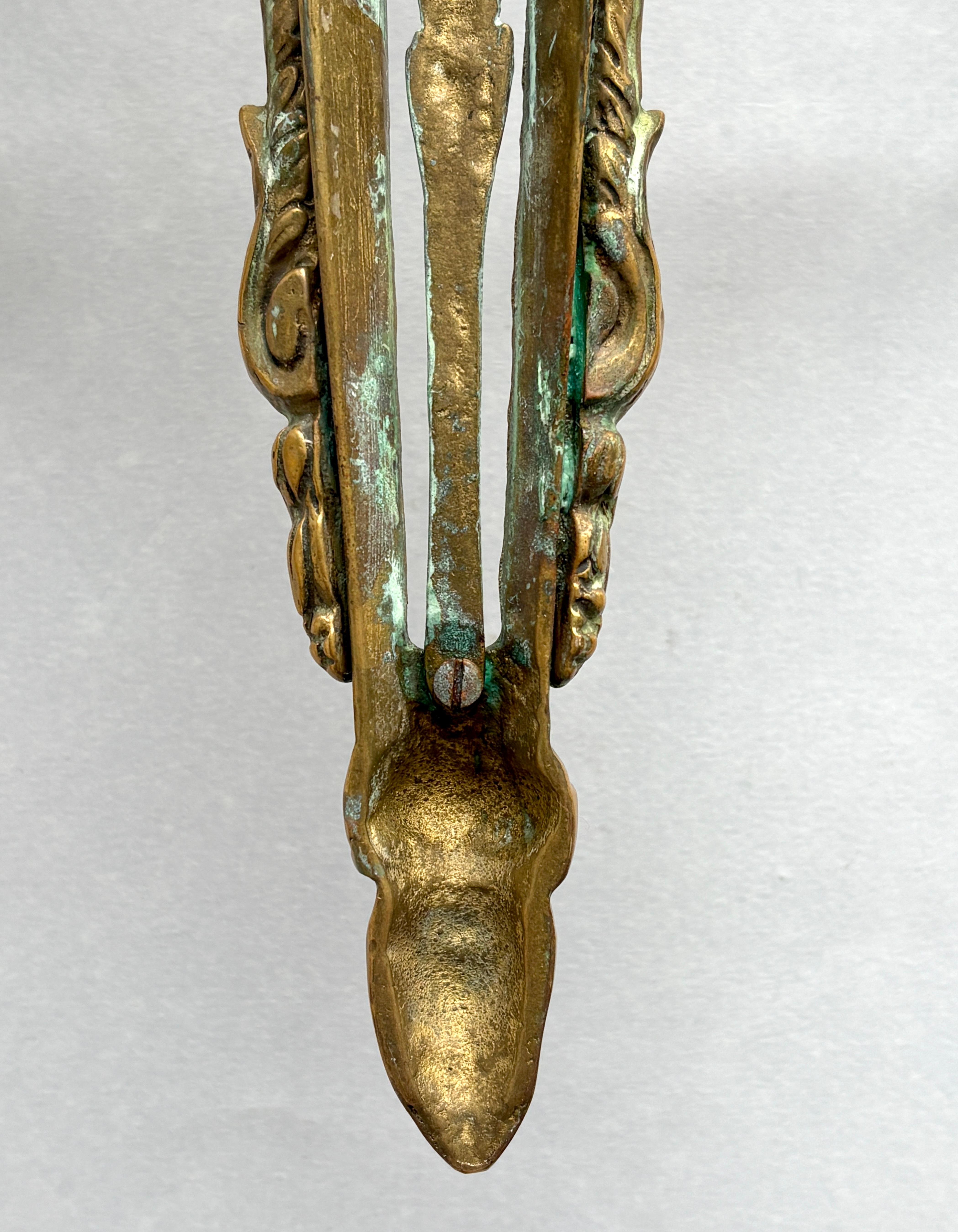 Par di lampade da parete francesi in bronzo dei primi del Novecento - stile Luigi XVI Revival in vendita 1