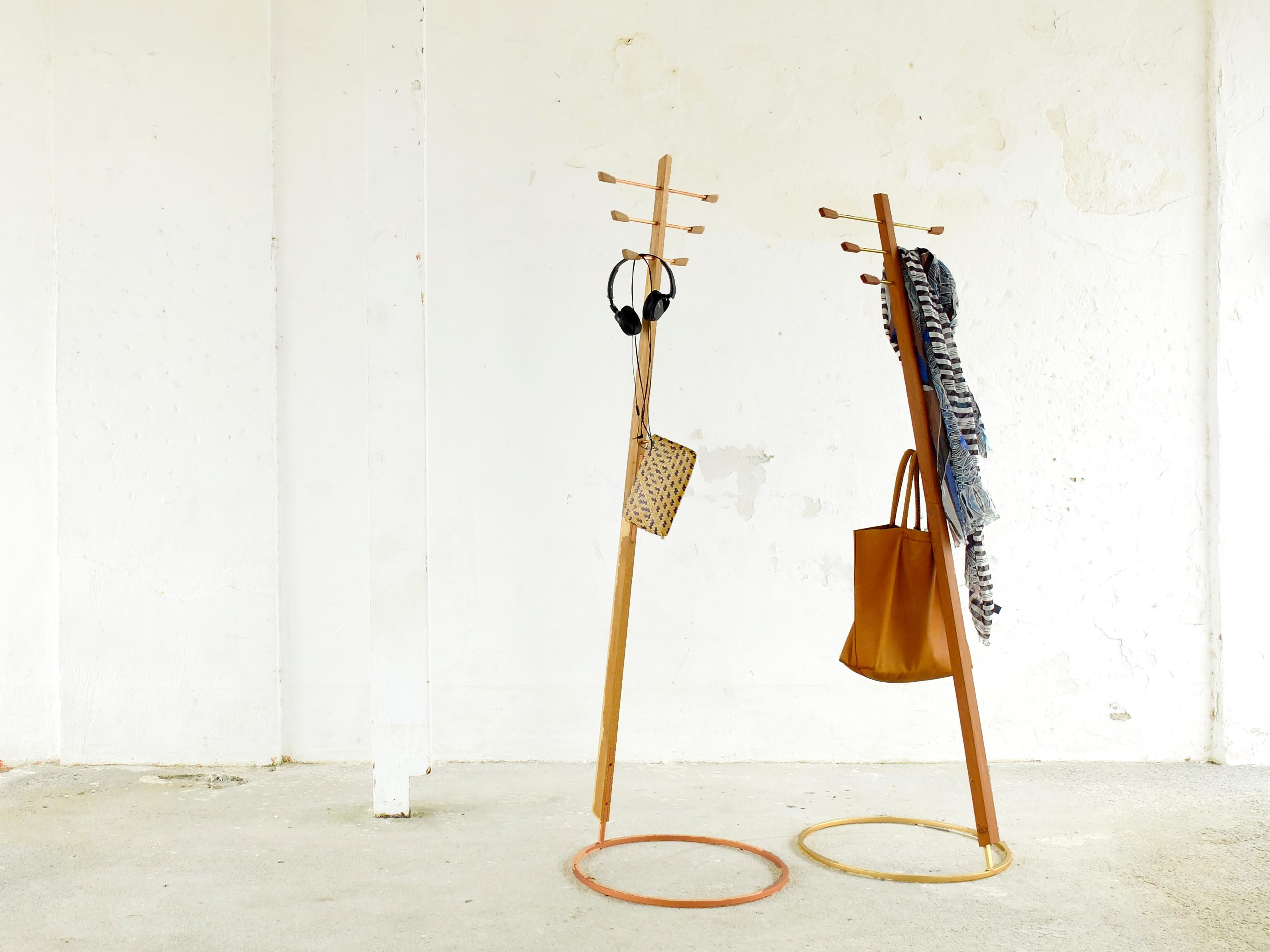 Minimalist 'Parabelo' Mid-Century Modern Coat Stand in Brazilian Hardwood by Knót Artesanal For Sale