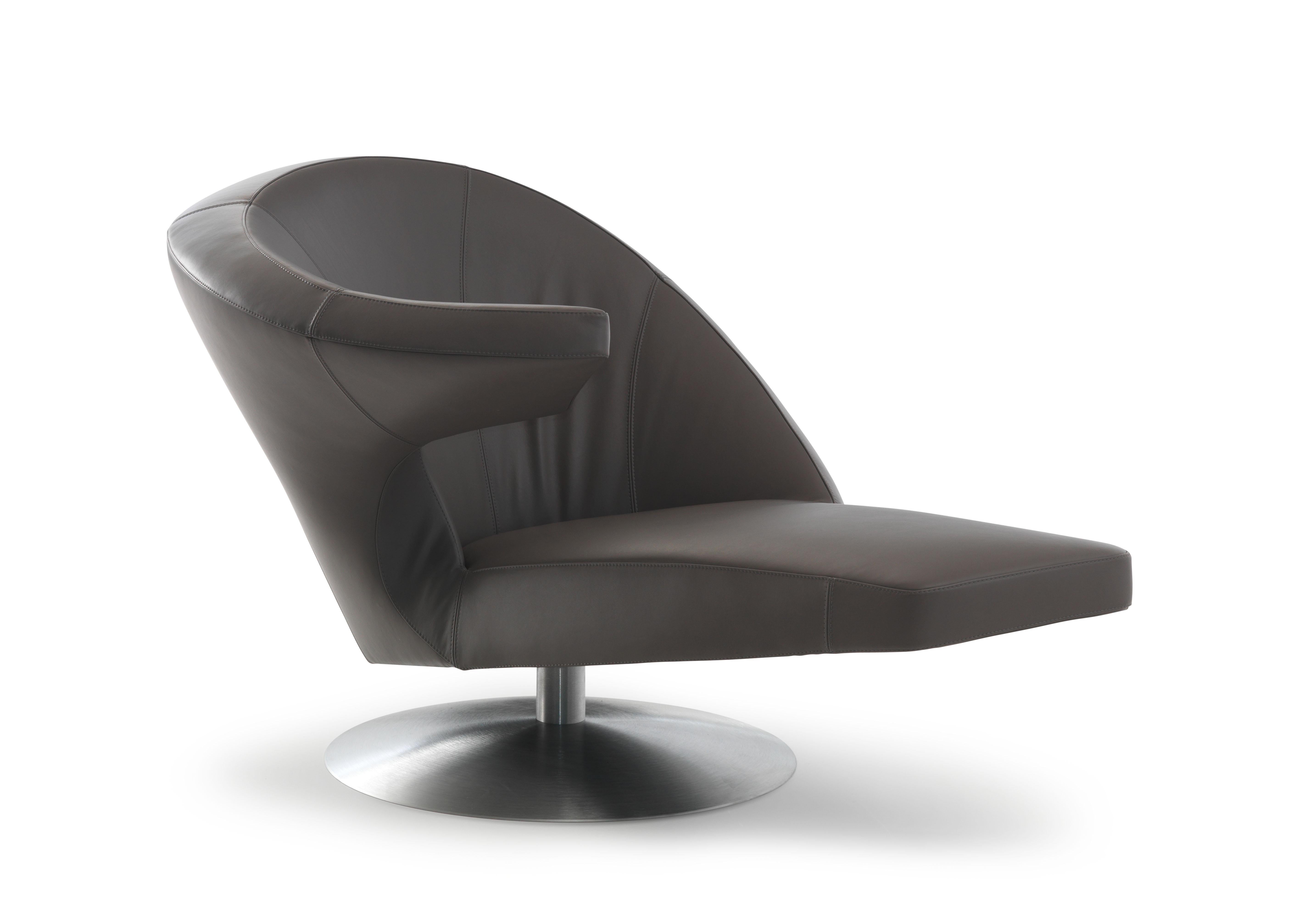 One curl on paper, countless functions. 

Its powerful design makes the Parabolica swivel armchair a fantastic object in your living room. The asymmetric form allows at least three user experiences: sitting “normally”, laid back relaxed or sitting
