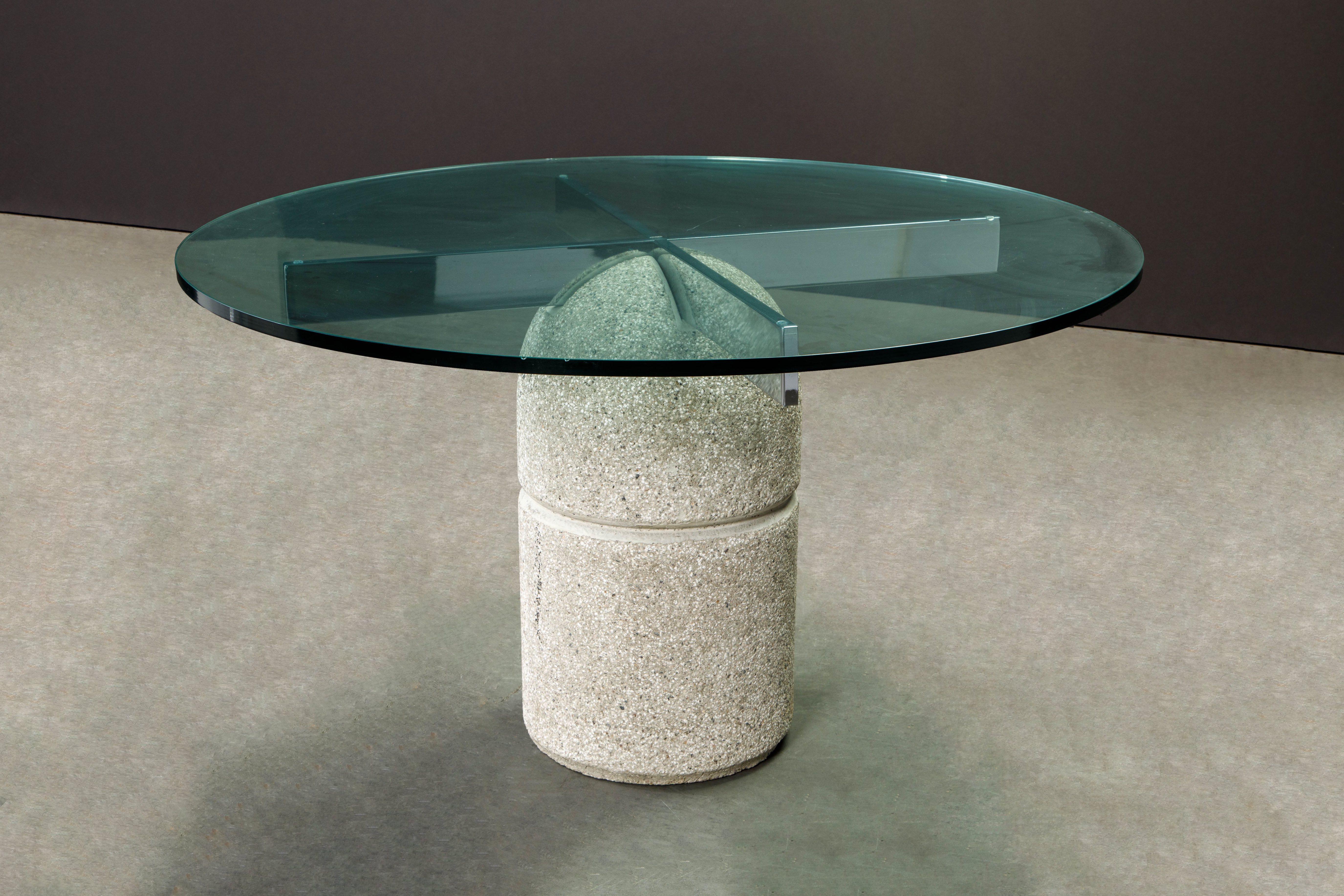 Italian 'Paracarro' Concrete Dining Table by Giovanni Offredi for Saporiti Italia, 1970s For Sale