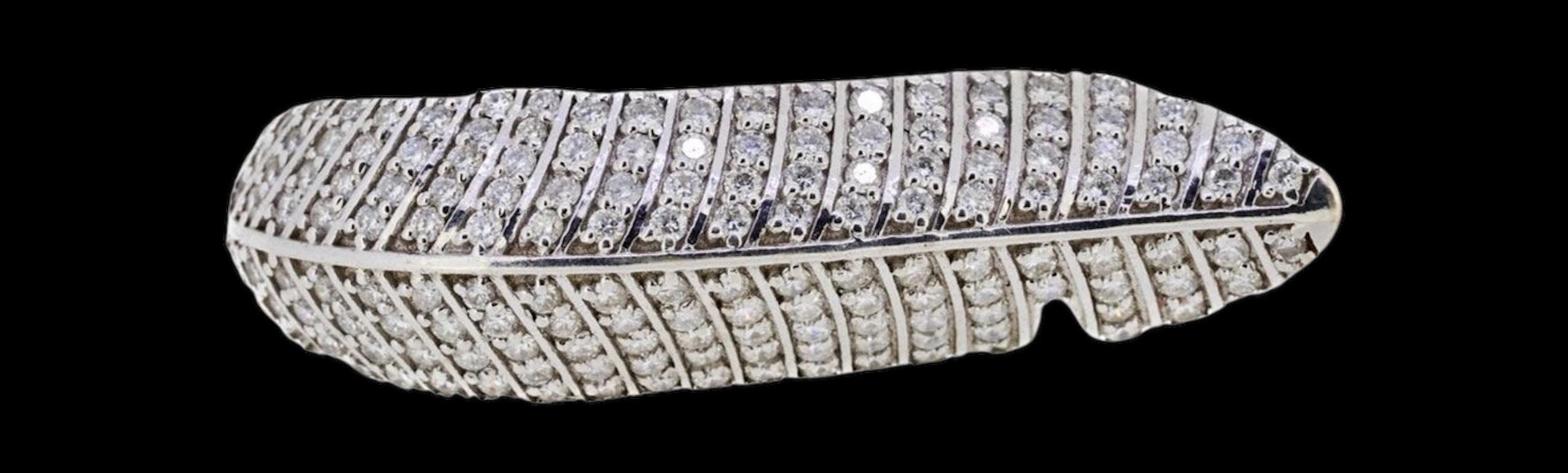 Paradisica Bananenblattring mit weiÃŸem DiamantenpavÃ© aus 18k WeiÃŸgold

Diamant: 1,34 Karat

Größe 54