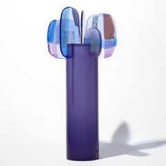 Paradise 08 in Amethyst, una scultura in vetro viola, blu e malva di Amy Cushing