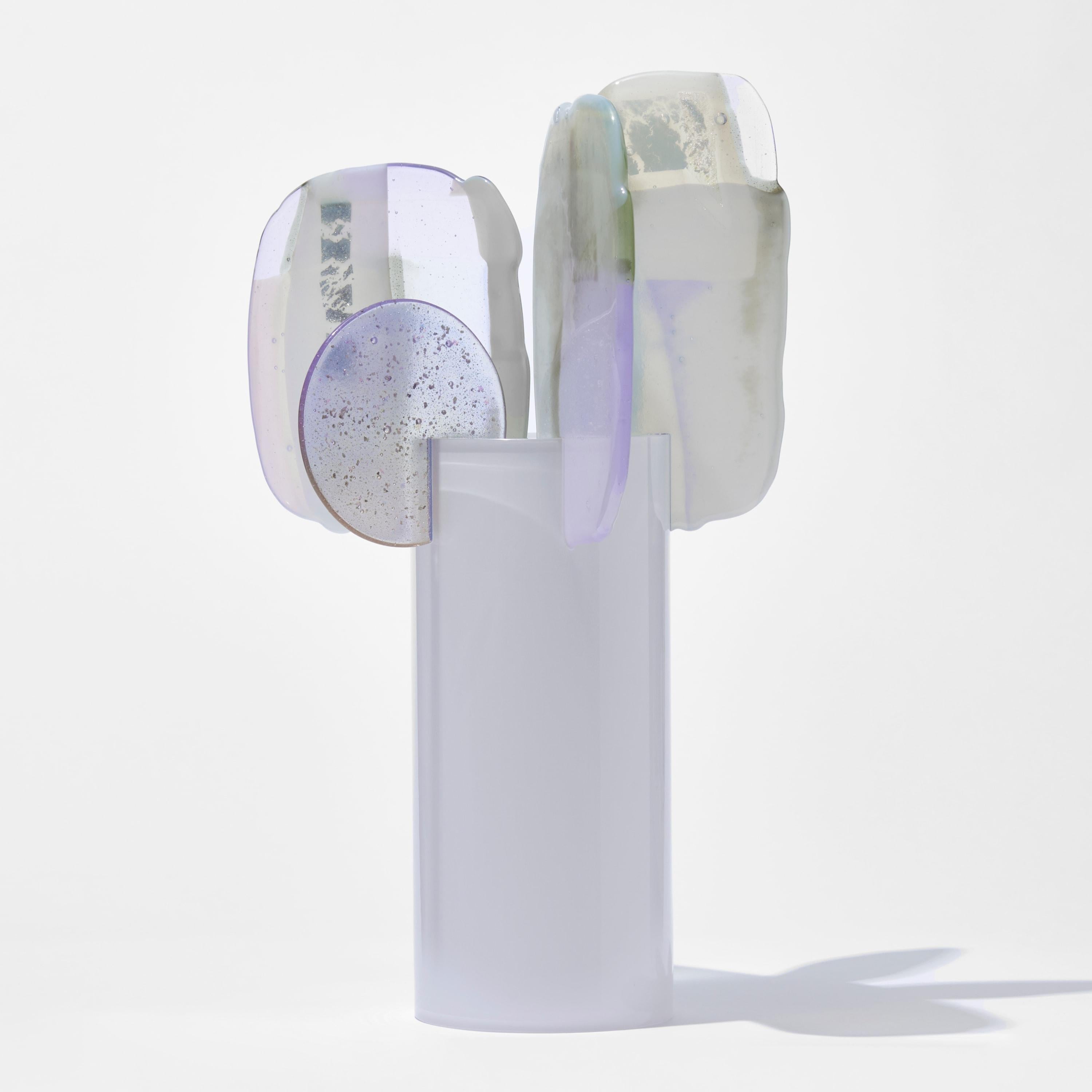 Fait main Paradise 10 Lilium, lilas, gris et jade paire de sculptures en verre d'Amy Cushing en vente