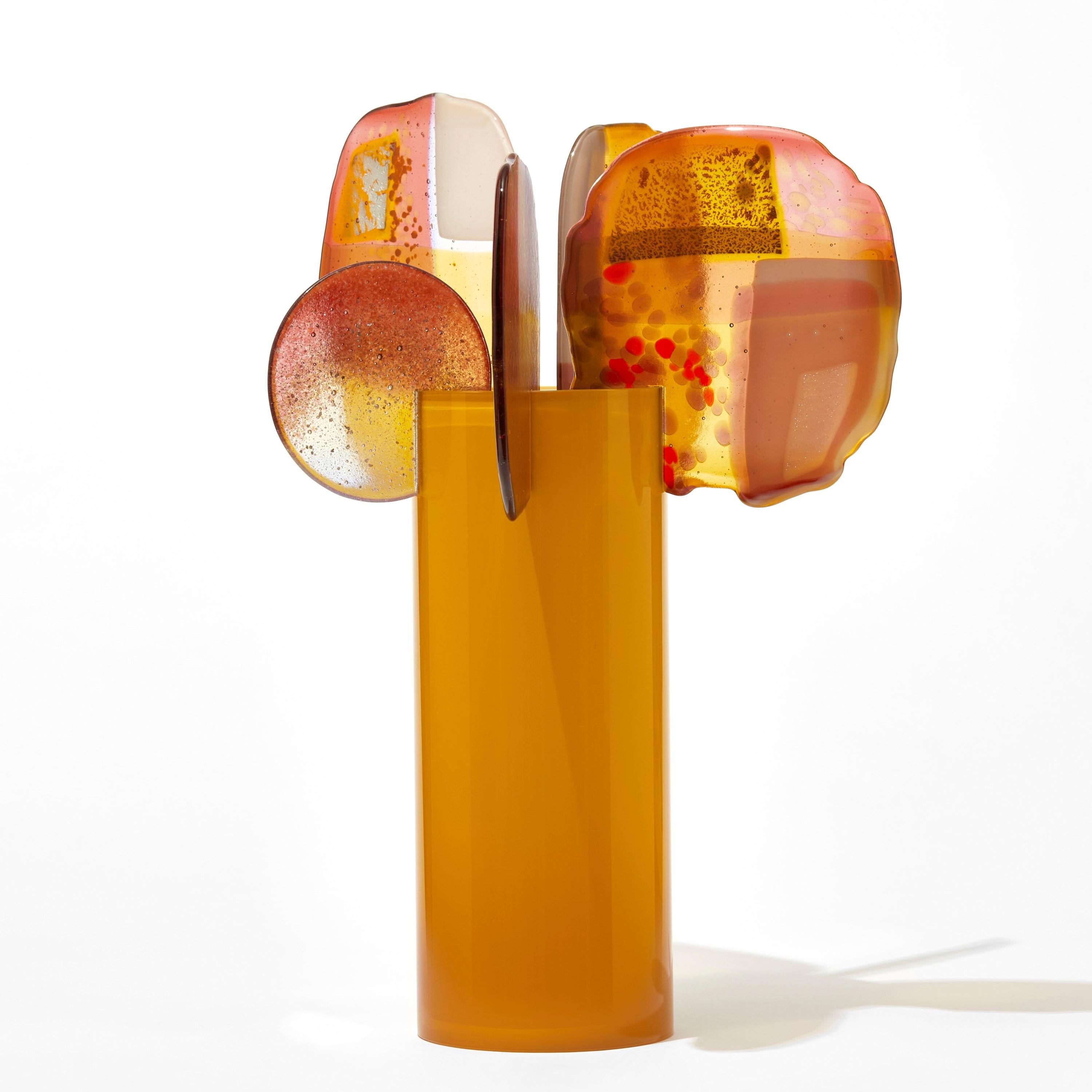 Paraíso 10 Passiflora, escultura de vidrio rosa, ámbar, rojo y dorado de Amy Cushing en Nuevo estado para la venta en London, GB