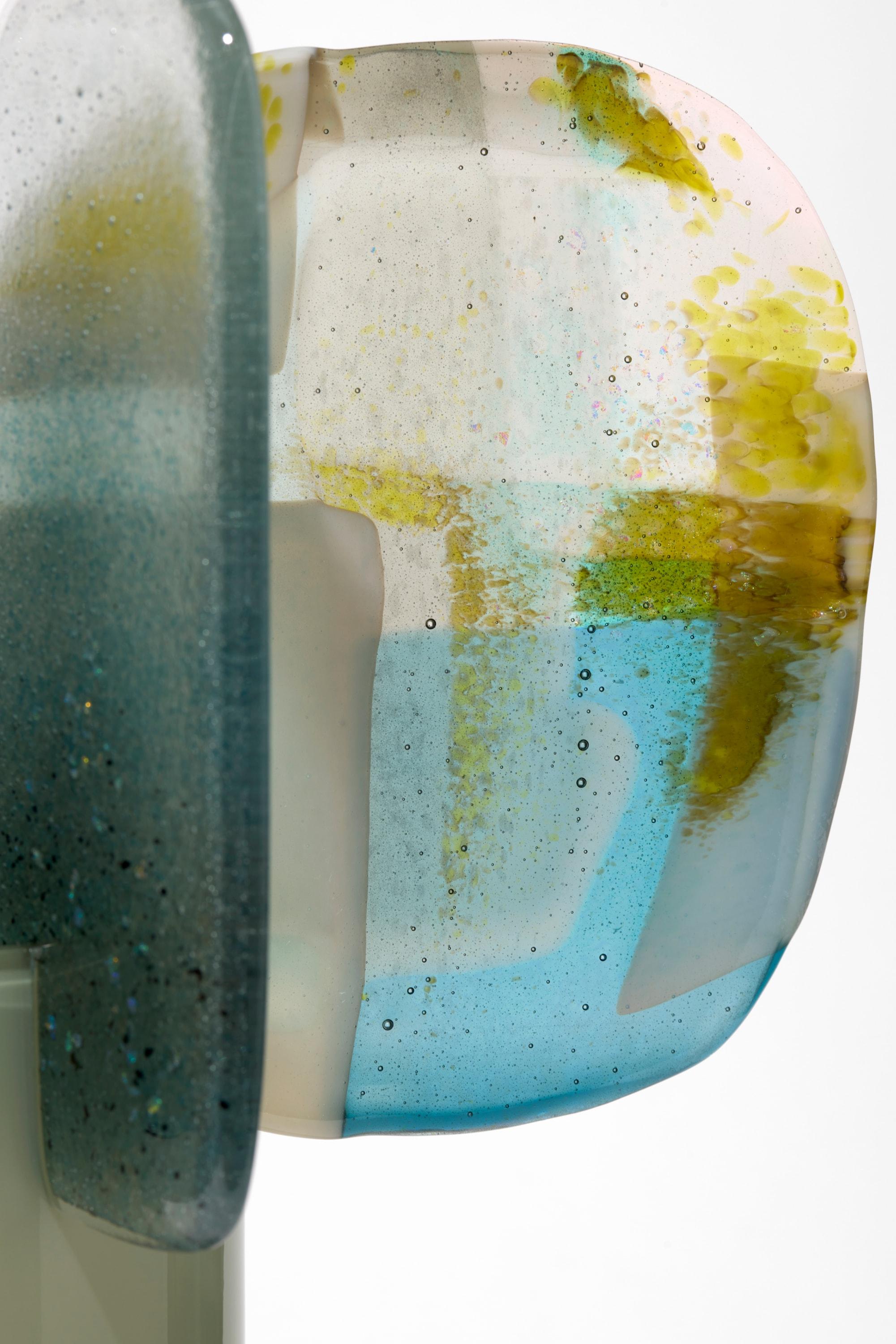 Paradise 11 Juniper Moss, escultura verde azulado, ocre, rosa y gris de Amy Cushing en Nuevo estado para la venta en London, GB
