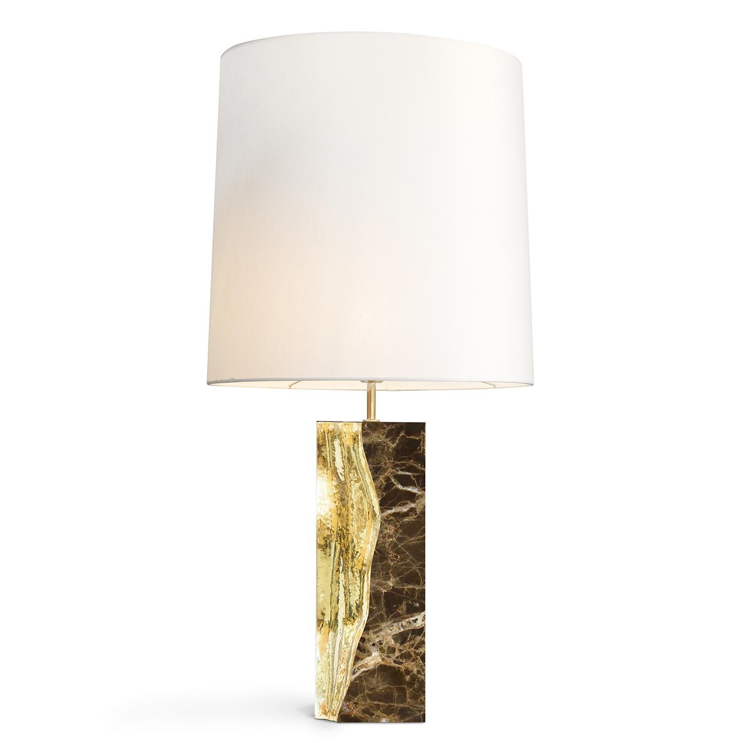 Table Lamp Paradise Brown Marble with brown marble base
carved and polished. Base including polished brass detail,
including a round shade, dimensions : Diameter 40xH45cm.
Base dimensions: L15xD15xH40cm.
1 bulb, lamp holder type E27, max 40 watt,