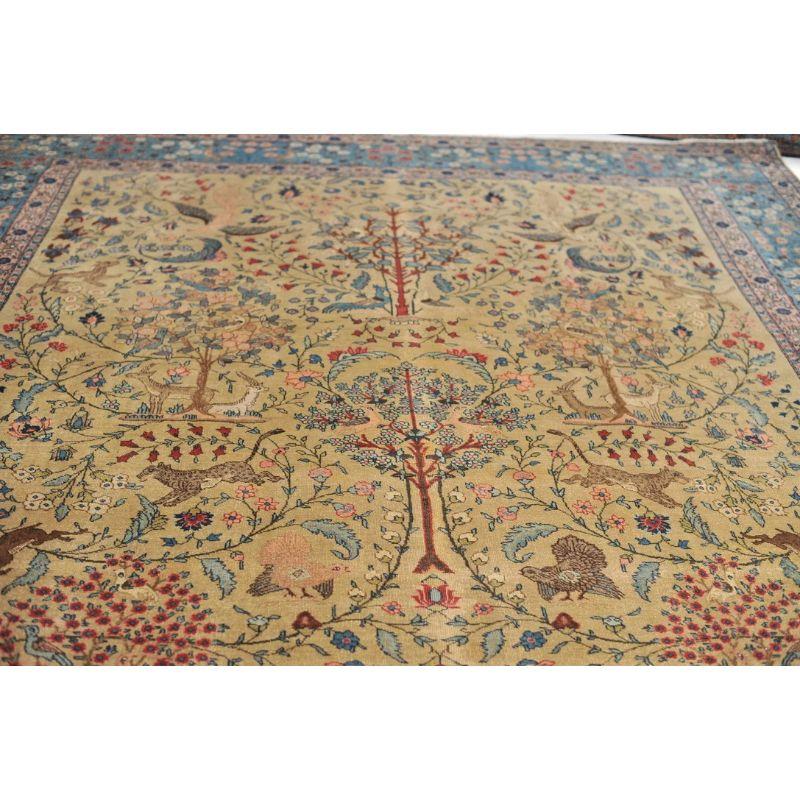 Tapis Tabriz Paradise Tree of Life avec Phoenix et Léopards, vers 1920 Bon état - En vente à Milwaukee, WI