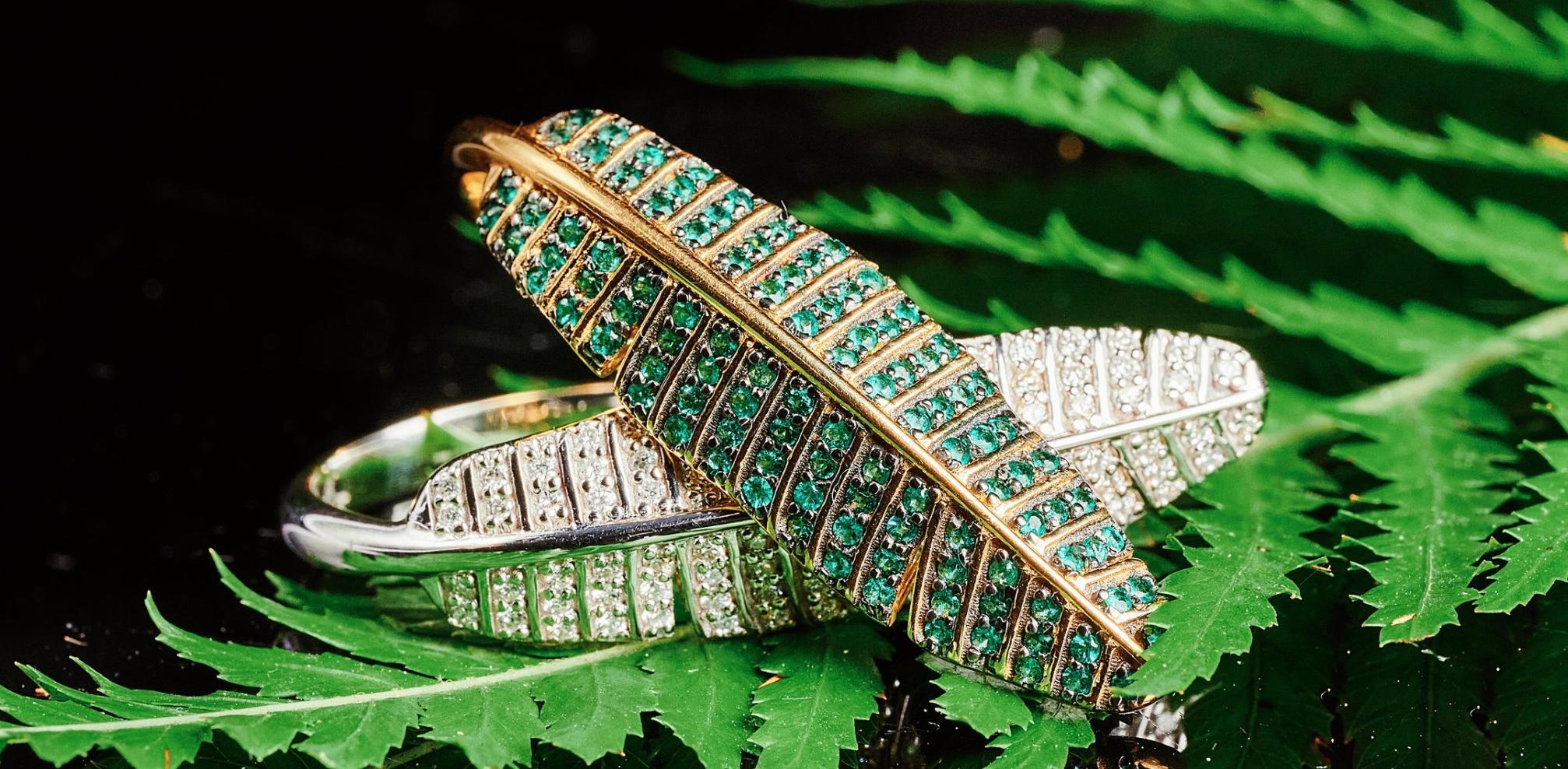 Paradisica Diamond Ring in 18K White Gold, 1.34ct Diamond Pavé  Size 54 In New Condition For Sale In London, GB