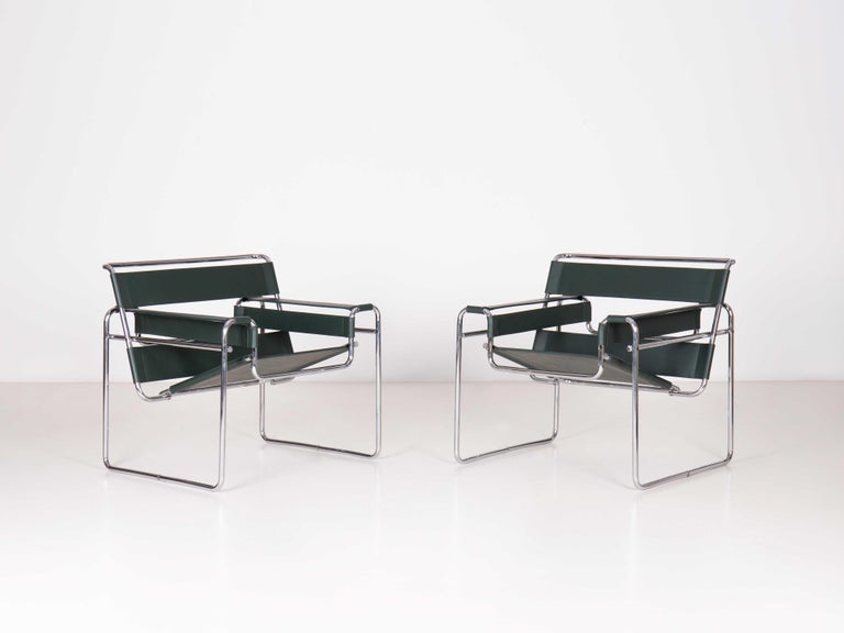 Pair of Wassily chairs dating back to Gavina’s production, recently restored with new leather upholstery. Following their meeting in New York in 1962, Dino Gavina started the production of Marcel Breuer’s tubular furniture designed during the