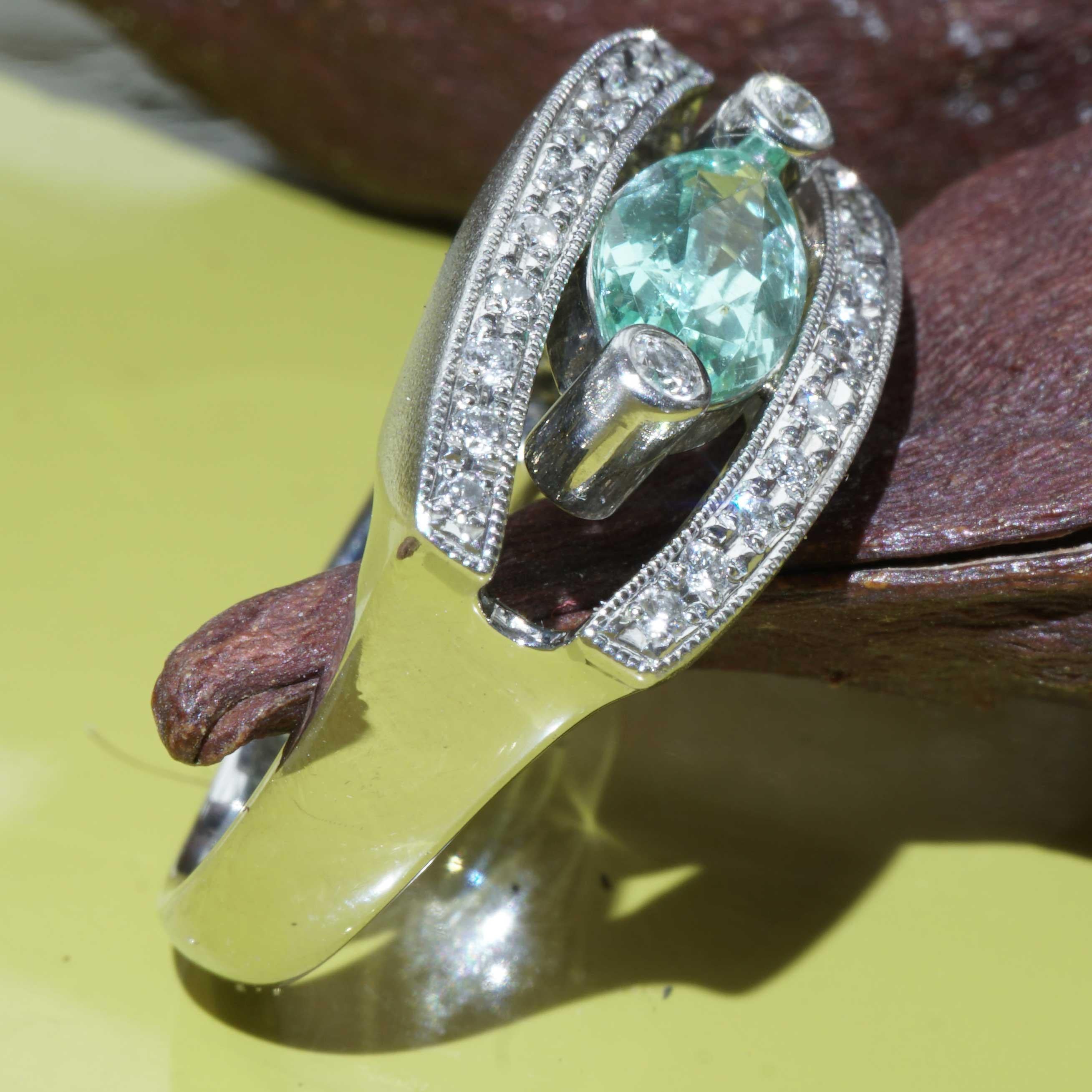 Paraiba Brilliant Ring 0.847 ct 0.28 ct Platinum 900 almost eyeclear Marquise For Sale 4