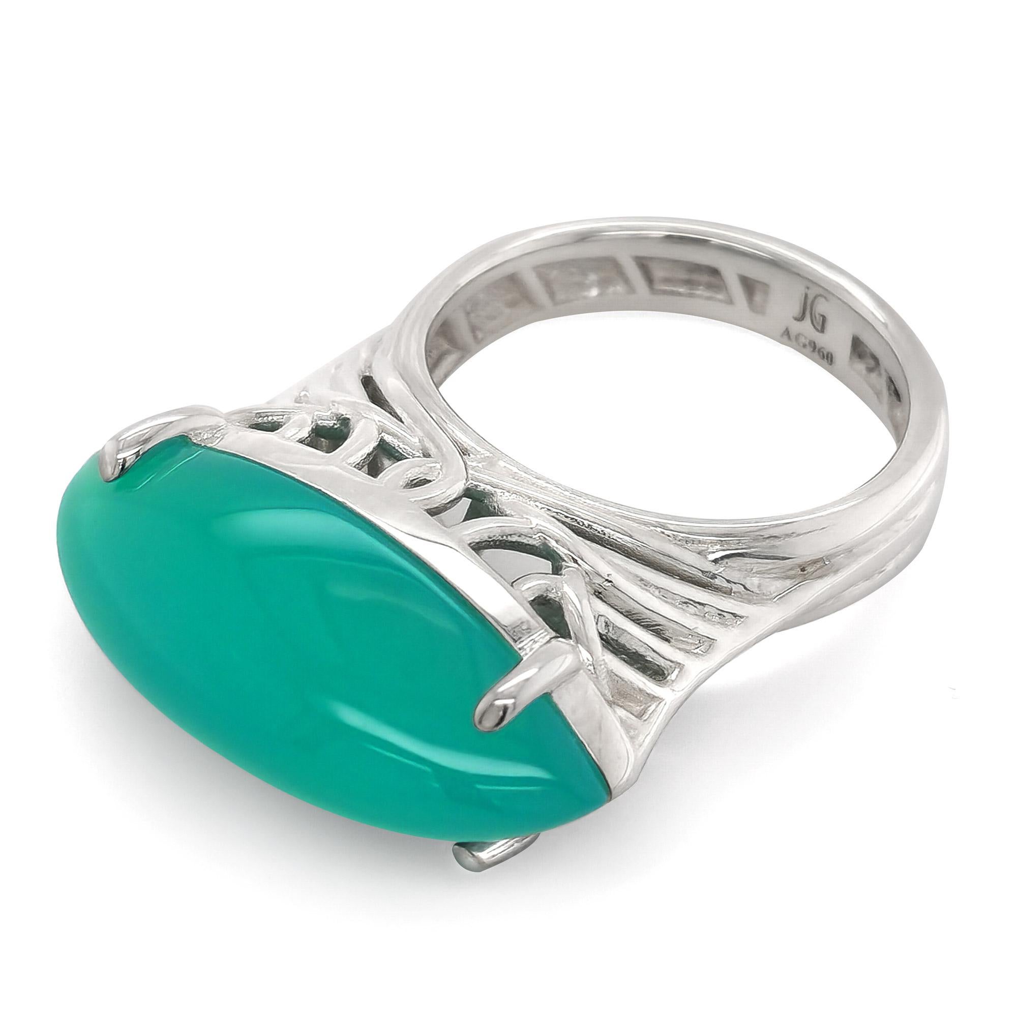 Dieser elegante Silberring ist mit einem atemberaubenden 
