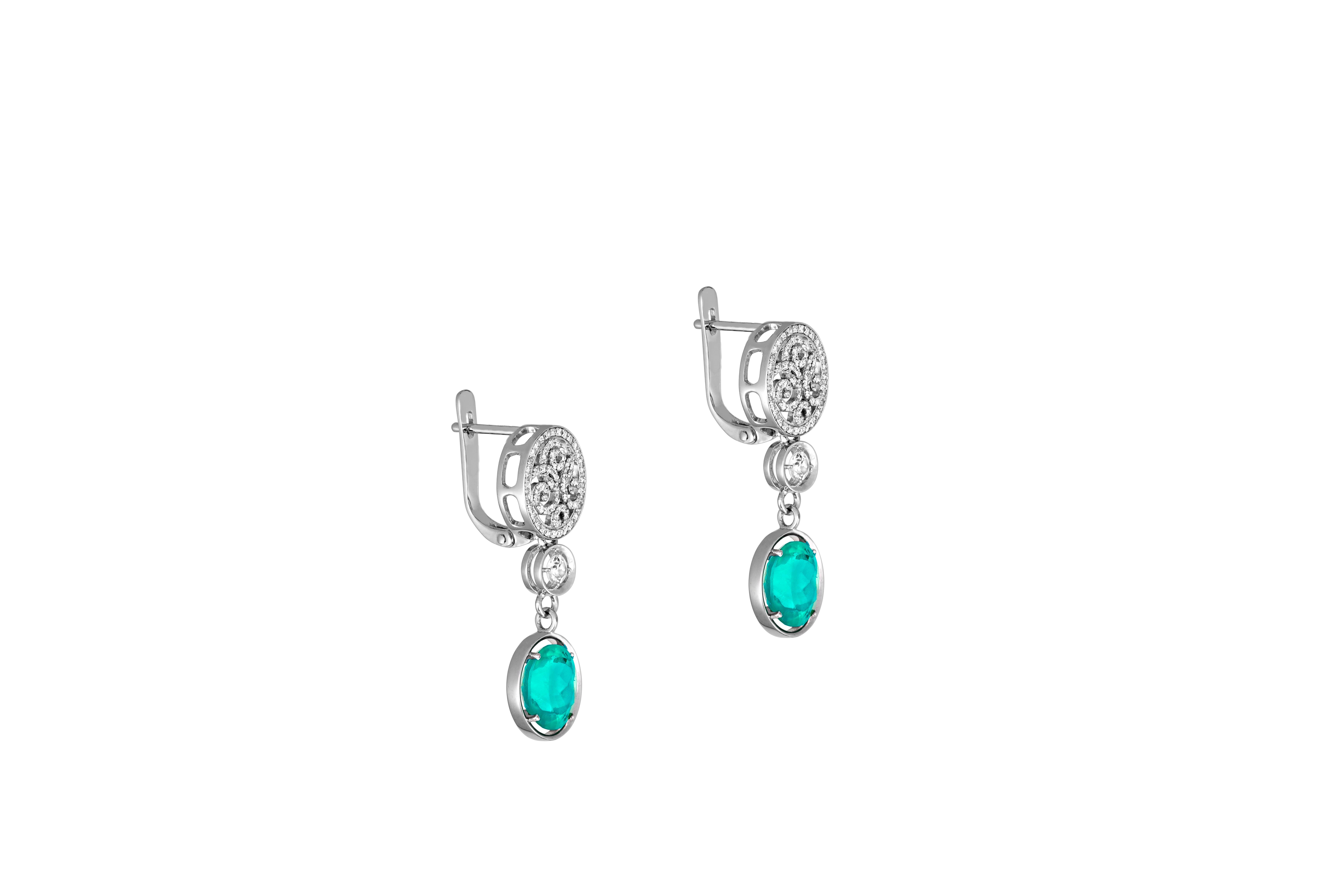 Modern Paraiba color apatite and diamonds 14k gold earrings For Sale