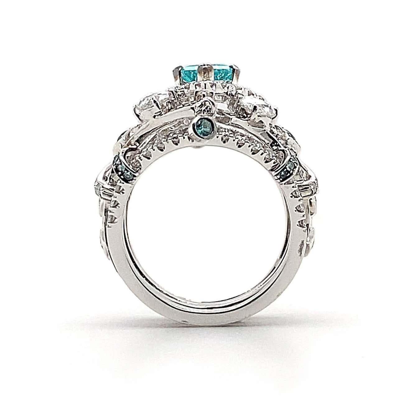 The Barocca Series is a celebration of elegance and romance. As part of Dilys’ Novel Collection, the design of this ring is influenced by the Portuguese colonial architecture in the birth place of Paraiba Tourmalines, Brazil. The 27 lively centre