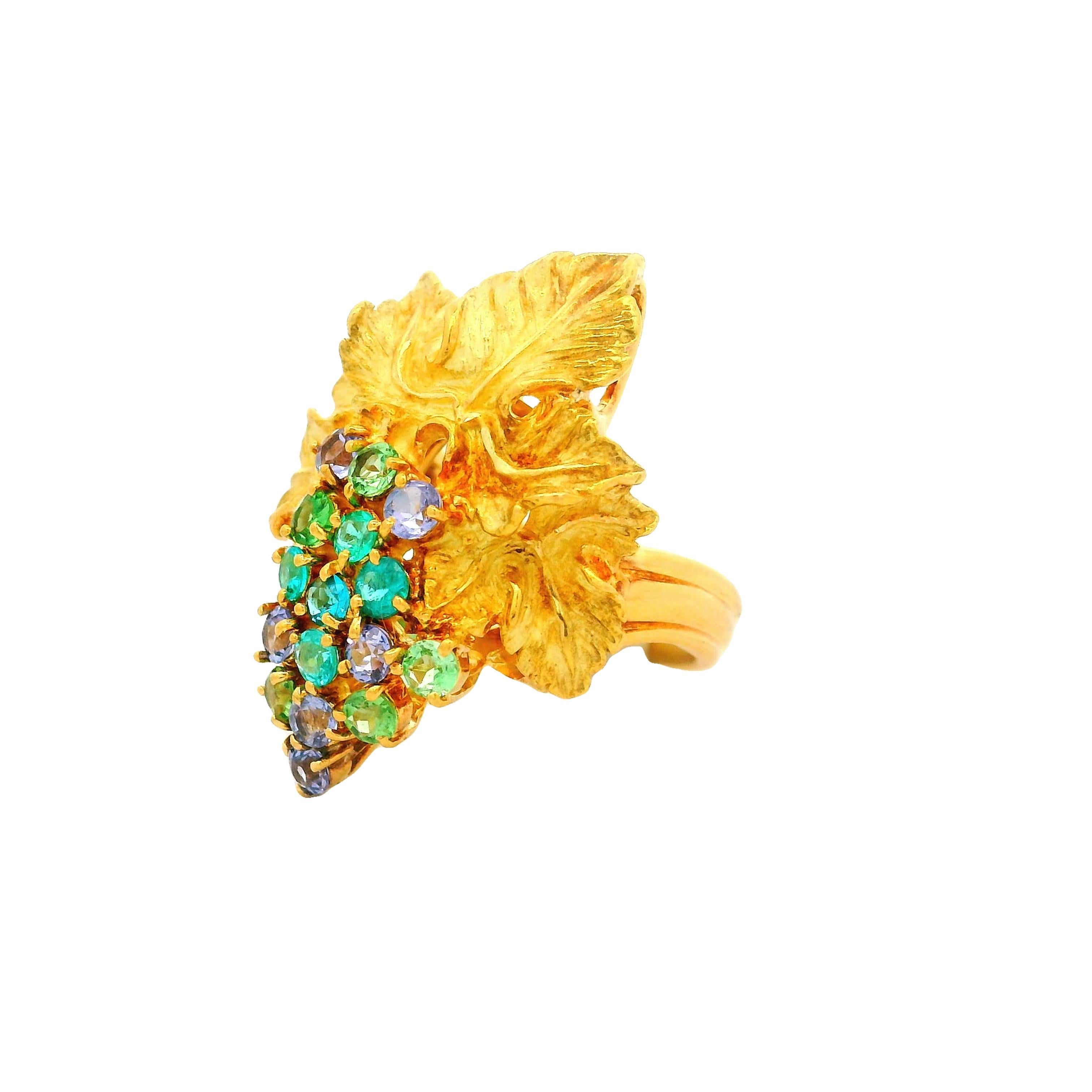 Paraiba Tourmaline 18k Yellow Gold Grape-Leaf Ring In Excellent Condition For Sale In Beverly Hills, CA
