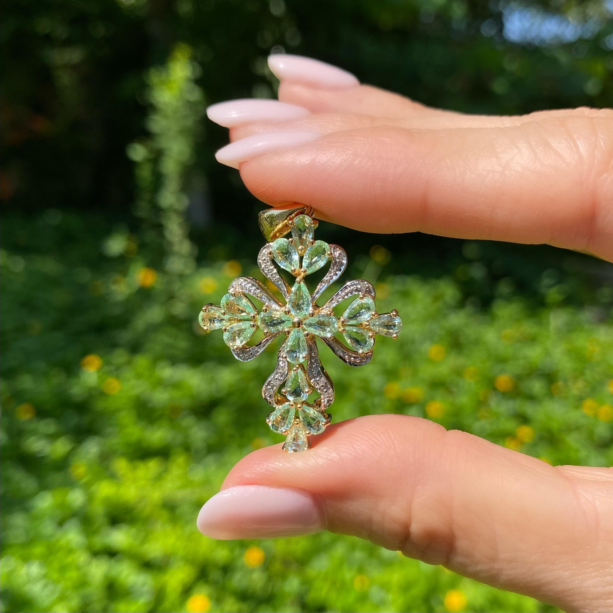 Paraiba Tourmaline and Diamond Gold Cross Pendant  In Excellent Condition In Montreal, QC