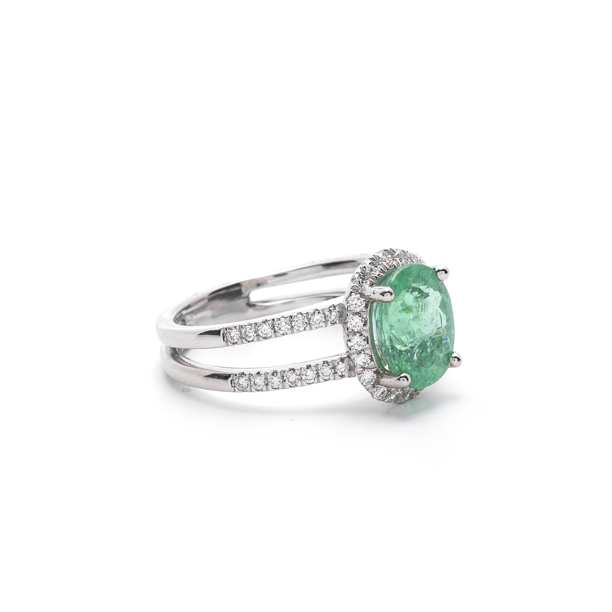 
Paraiba Tourmaline and Diamond Ring
Tourmaline weighing 1.94 ct
diamonds weighing approx. .36 cts
mounted in Platinum
size 6 1/4
7.60 grams (gross)
accompanied with AIG paperwork stating:
One prong set oval mixed cut natural paraiba toumaline,