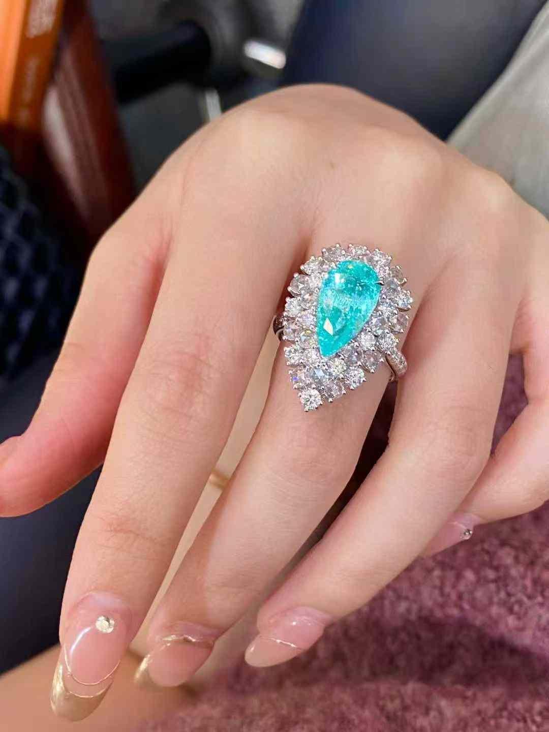 in vendita:  Anello con tormalina Paraiba e diamante in oro bianco 18 carati 2