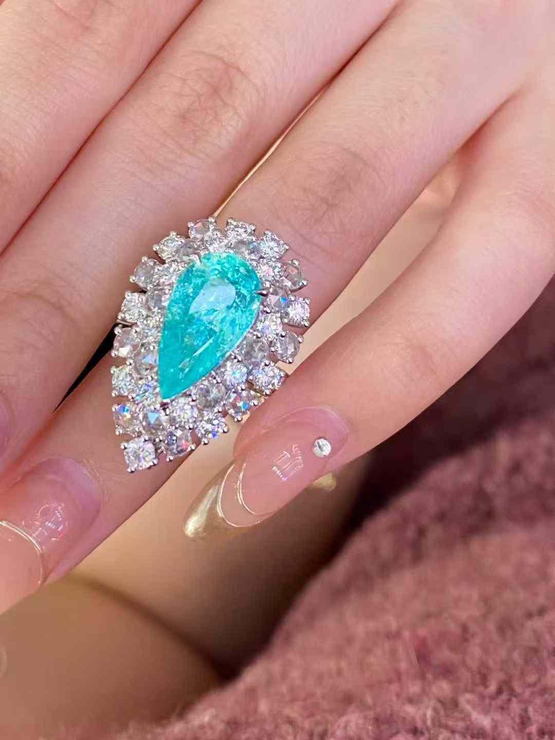 in vendita:  Anello con tormalina Paraiba e diamante in oro bianco 18 carati 4