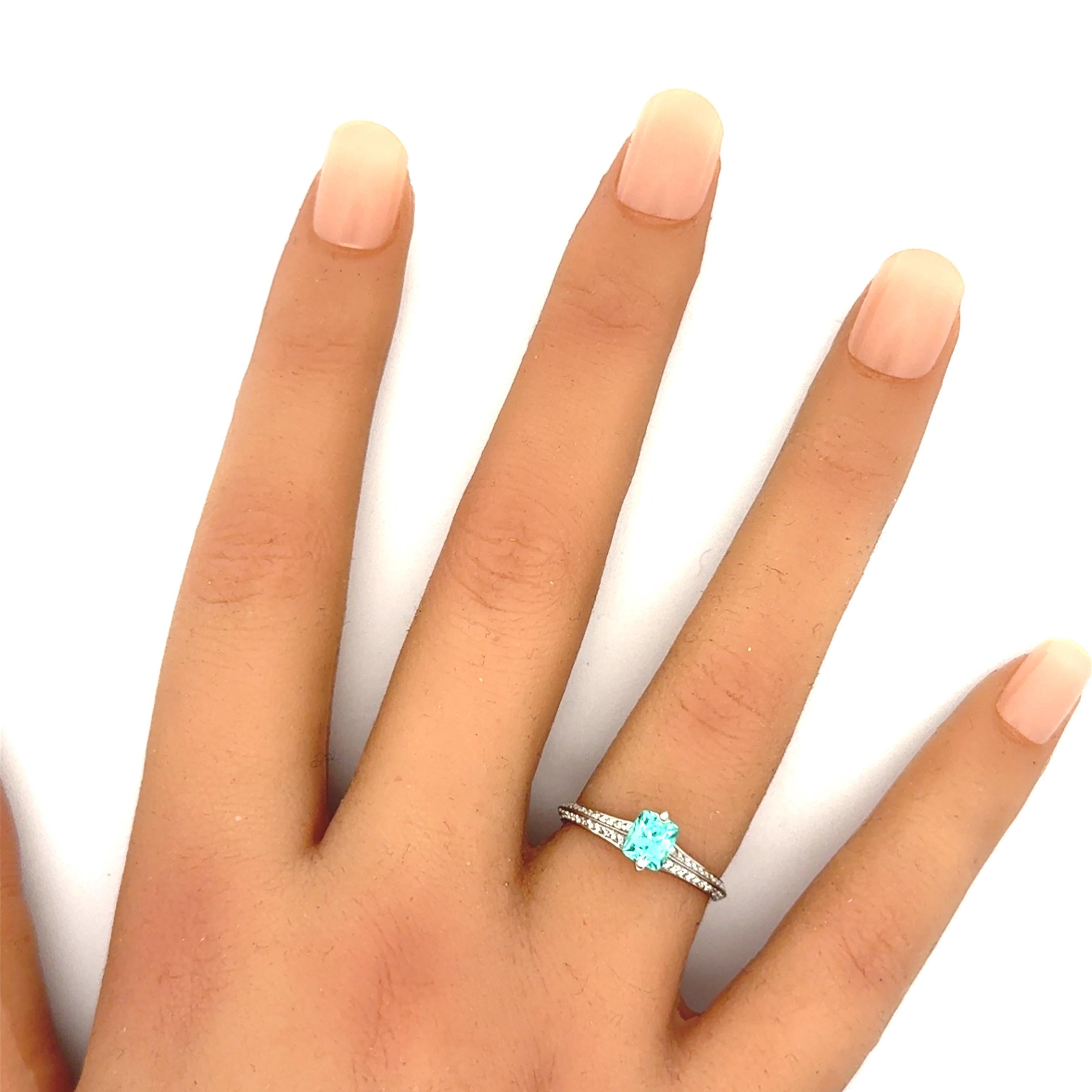 Bague Paraiba en or blanc 18 carats avec tourmaline et diamants Pour femmes en vente