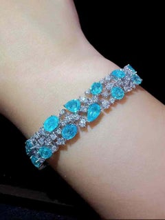 Paraiba Tourmaline & Diamond Bracelet, 7.33 Carats Paraiba, 3.38 Carats Diamonds