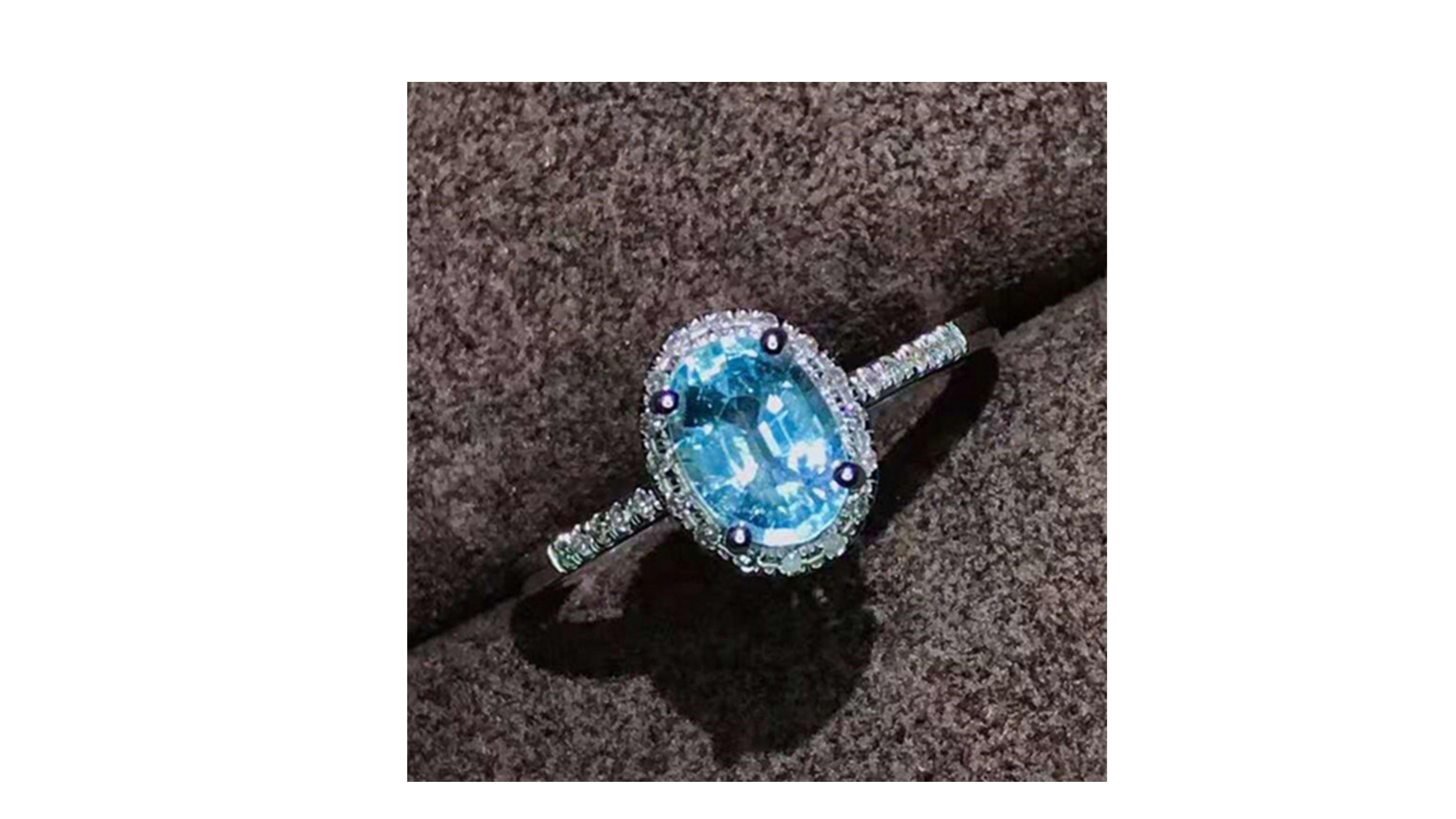 Paraiba Tourmaline Diamond Ring 18k White Gold In New Condition For Sale In Barnsley, GB