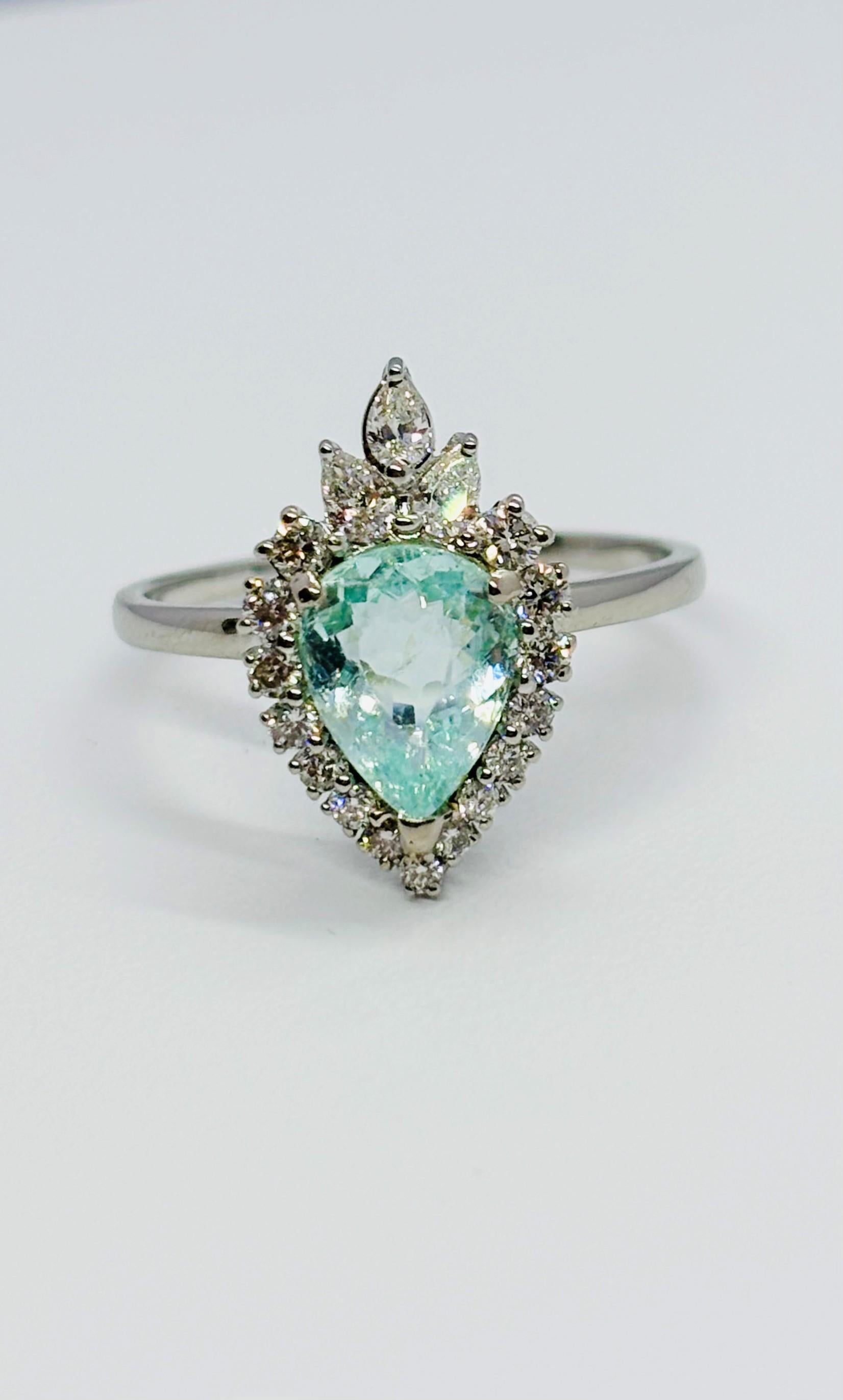 Bague cocktail en or blanc 18 carats avec tourmaline Paraiba et diamants Excellent état - En vente à GOES, NL