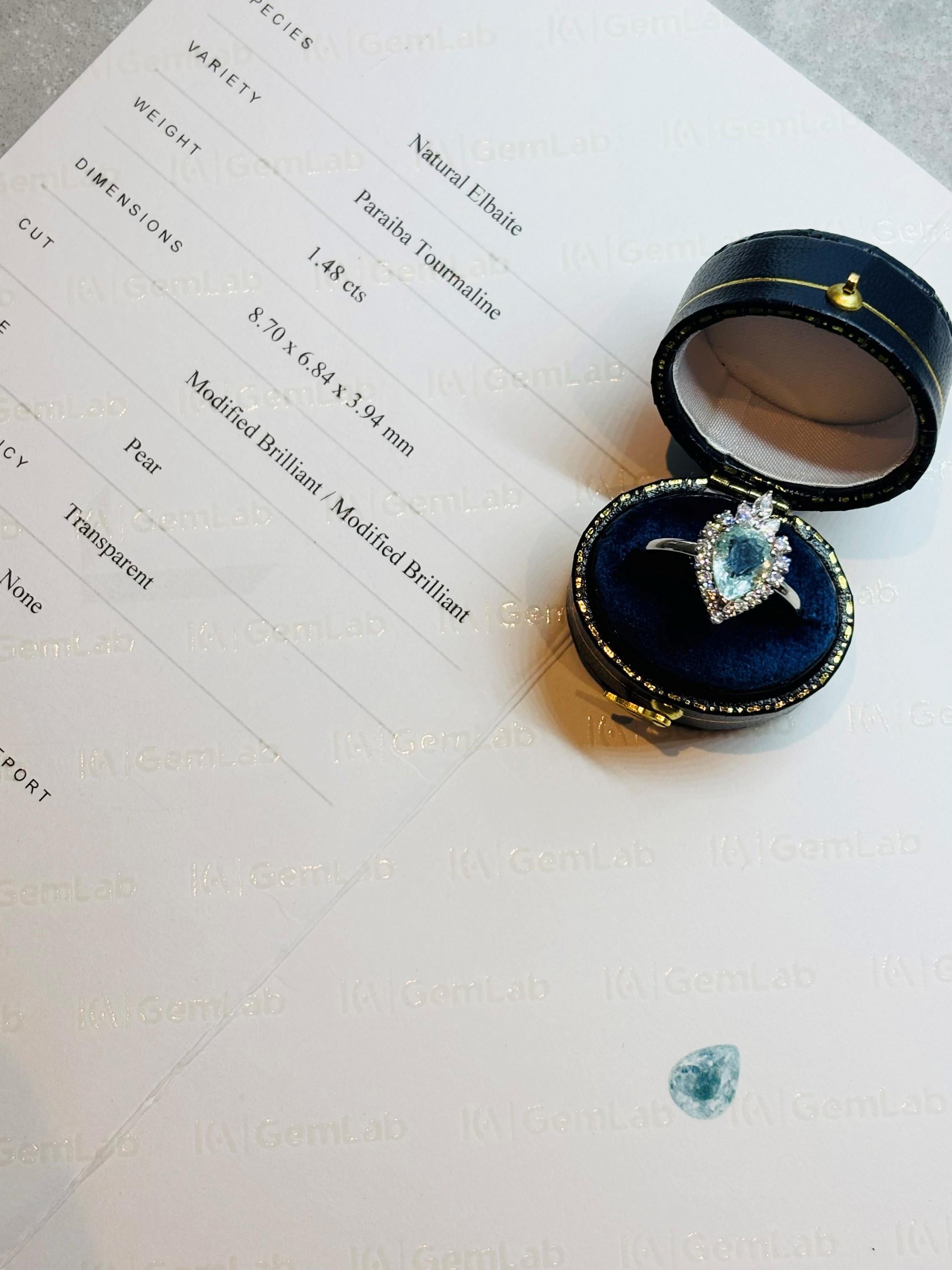 Bague cocktail en or blanc 18 carats avec tourmaline Paraiba et diamants Pour femmes en vente